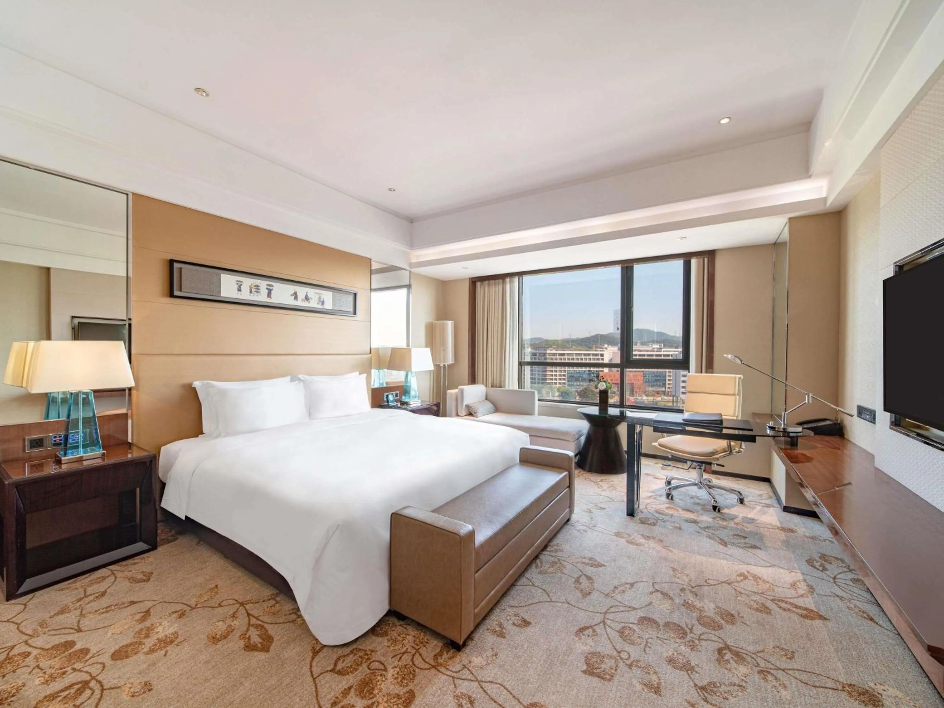 Swiss Executive King Room with Garden View - High Floor in Swissôtel Guangzhou