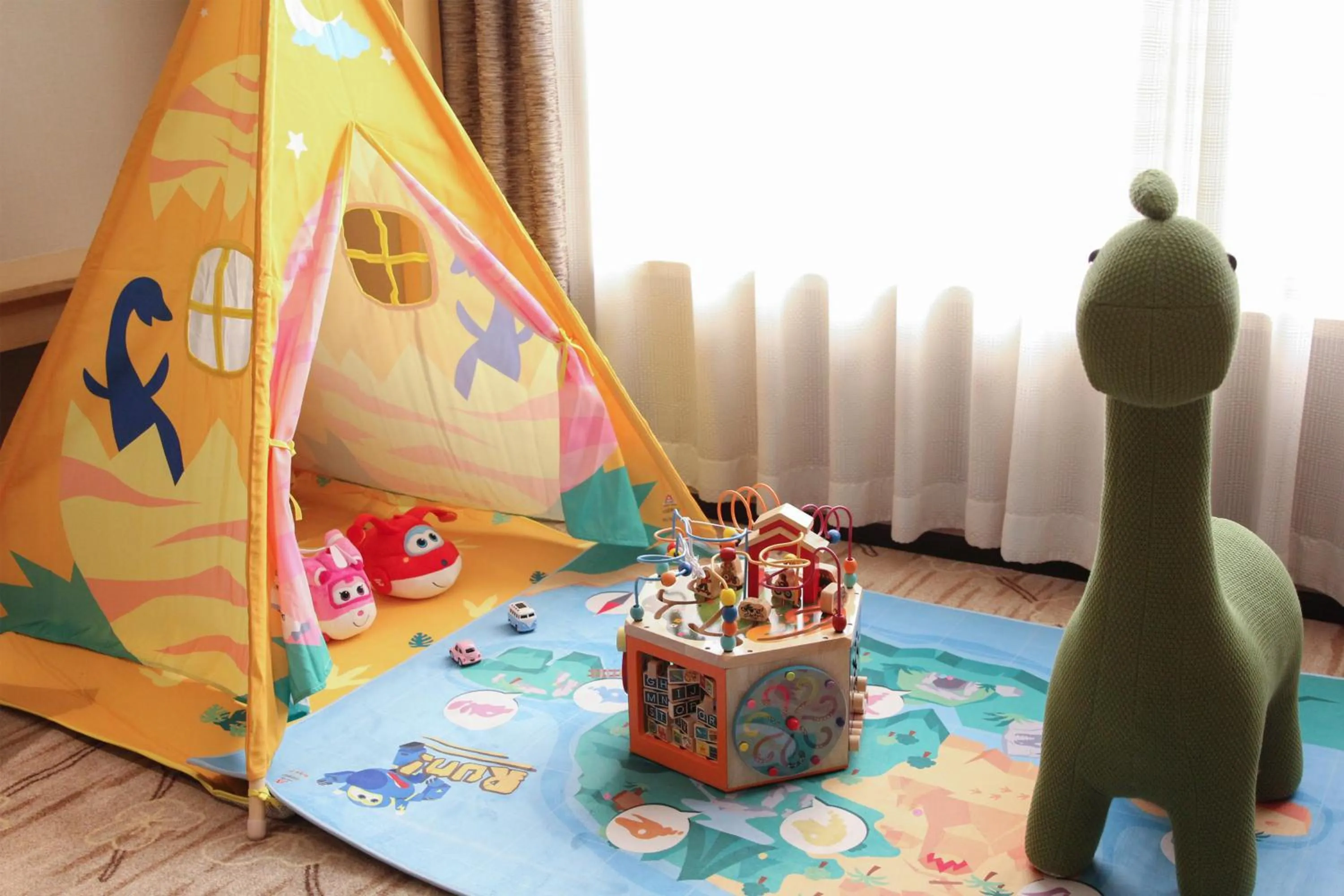 Swiss Signature Twin Room - Cartoon Theme in Swissôtel Guangzhou