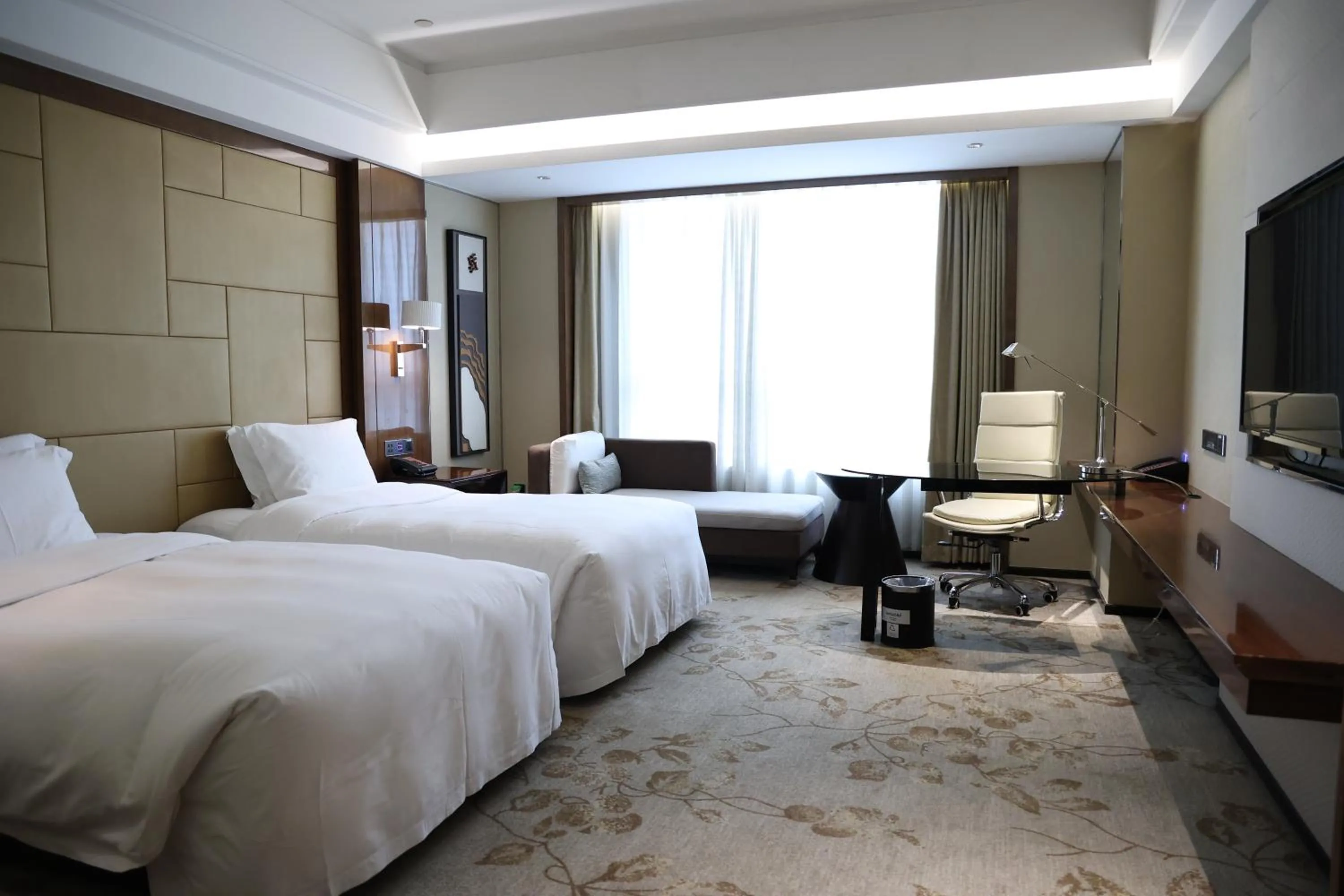 Swiss Executive Twin Room - High Floor in Swissôtel Guangzhou