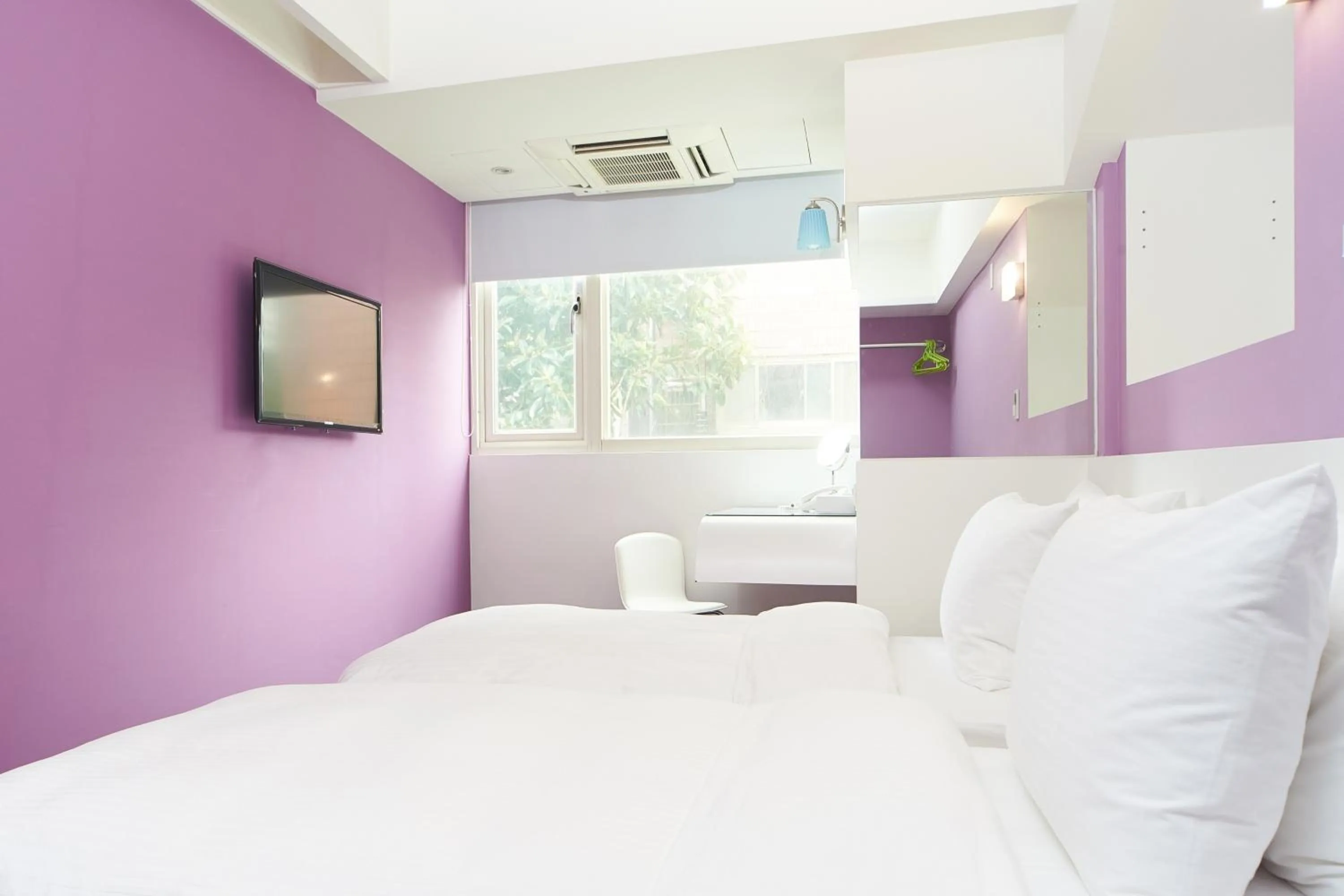 Standard Twin Room in Forever Inn