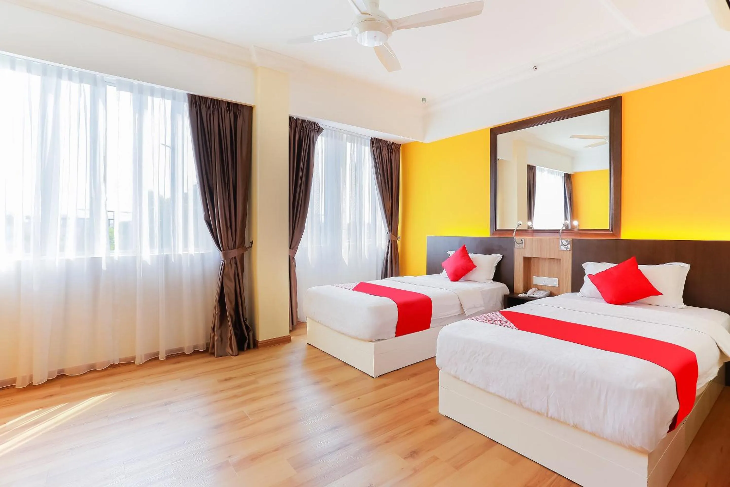 Deluxe Twin Room in Collection O Hotel Super Cowboy