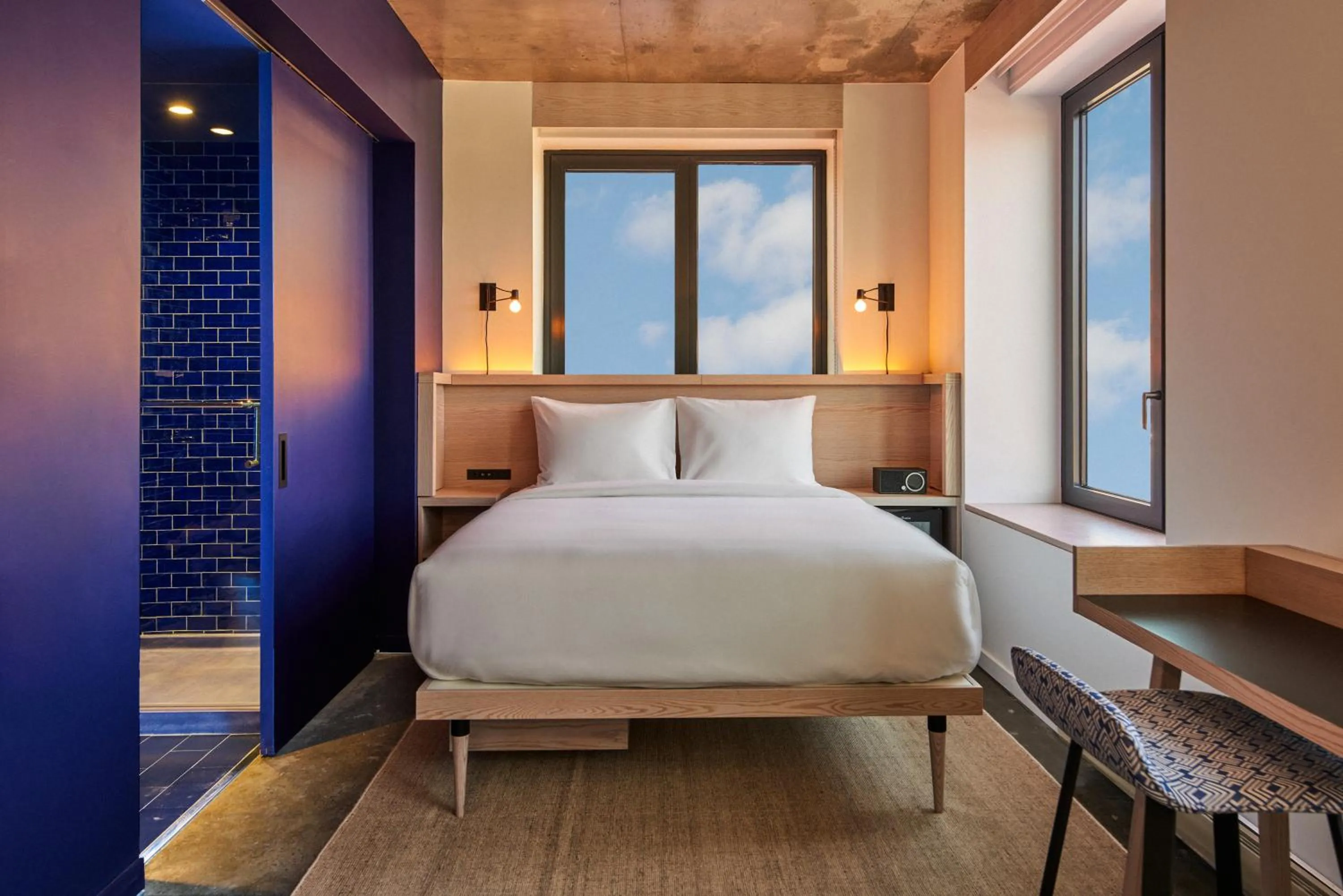 Deluxe Double Room in Radio Hotel