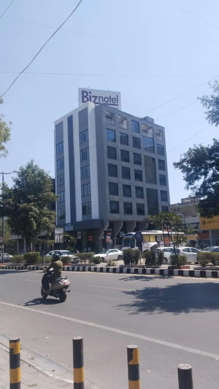 Pride Biznotel Alkapuri Near Vadodara Airport