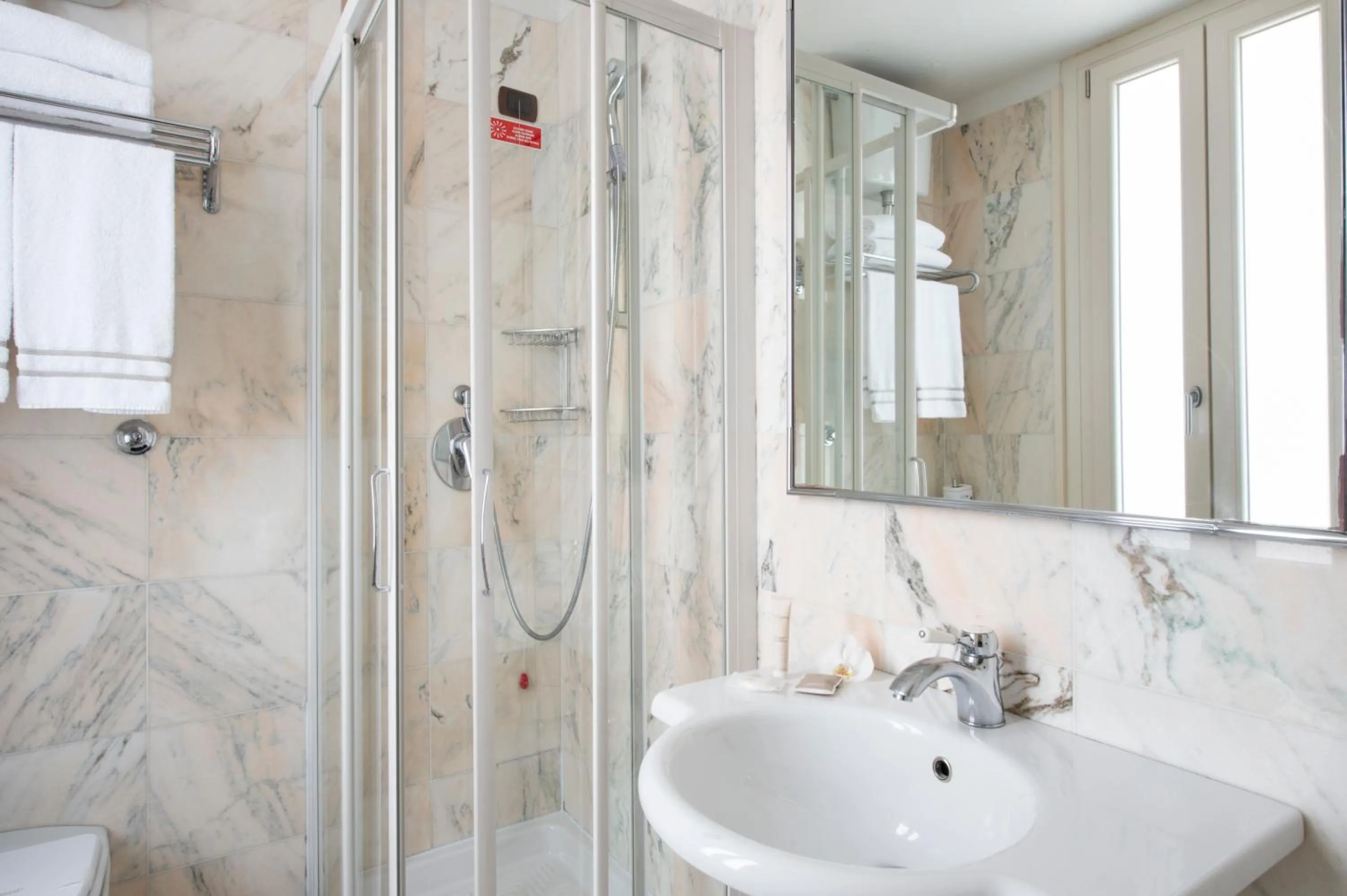 Standard Double or Twin Room in Hotel Grifone Firenze - Meetings & Spa