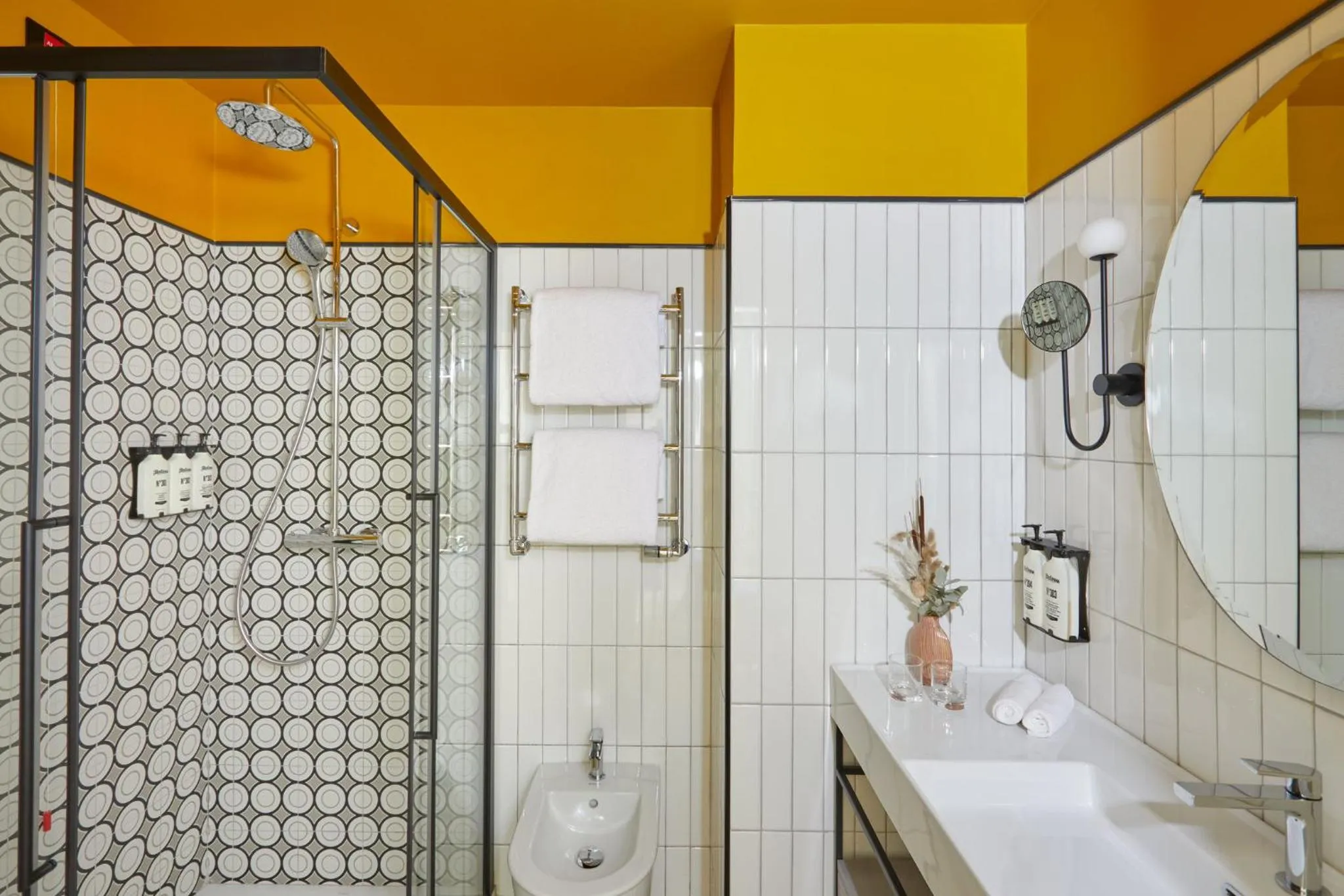 Premium Queen Room with sofa bed in Hotel Indigo Florence by IHG