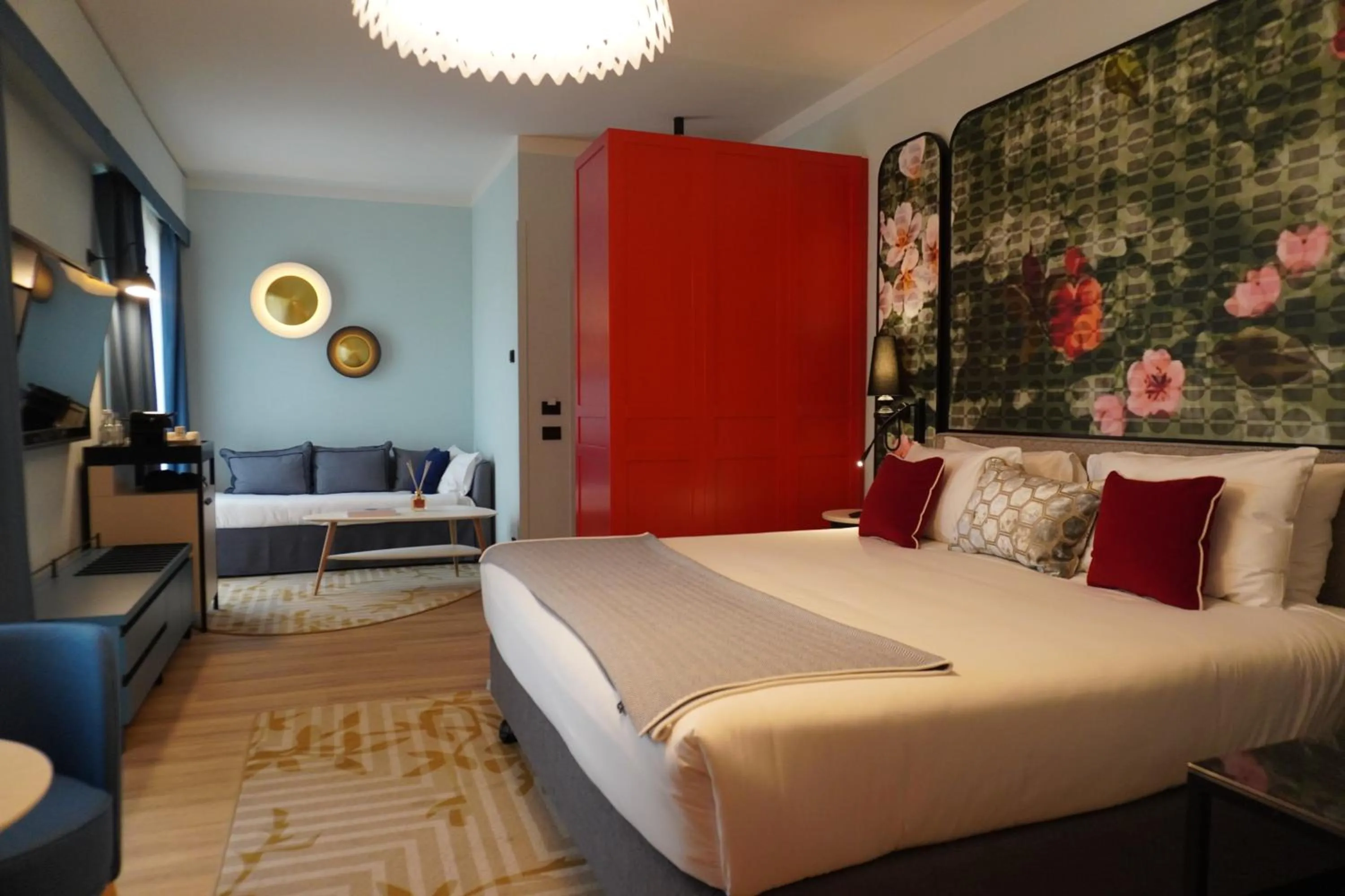 King Suite with Sofa Bed in Hotel Indigo Florence by IHG