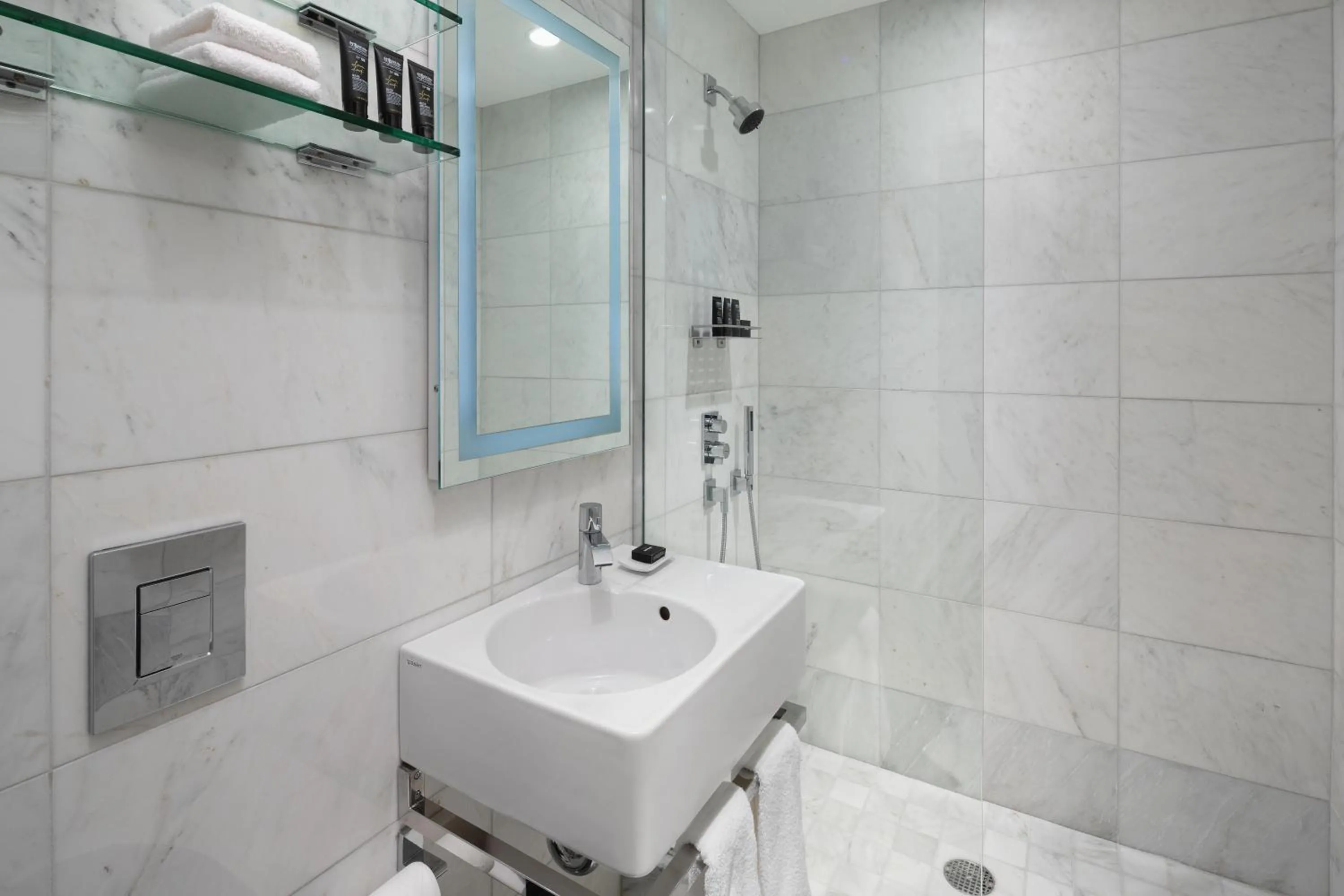 Double Room - Bronze in Dream Midtown, by Hyatt