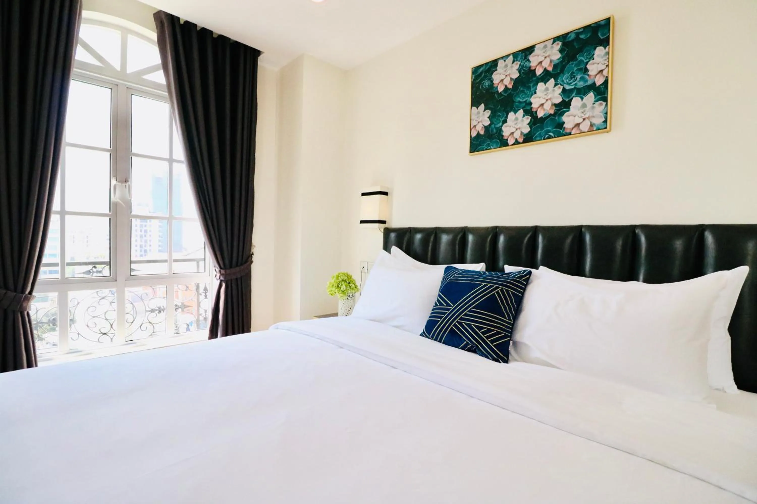 Luxury Suite in Mettavary Hotel