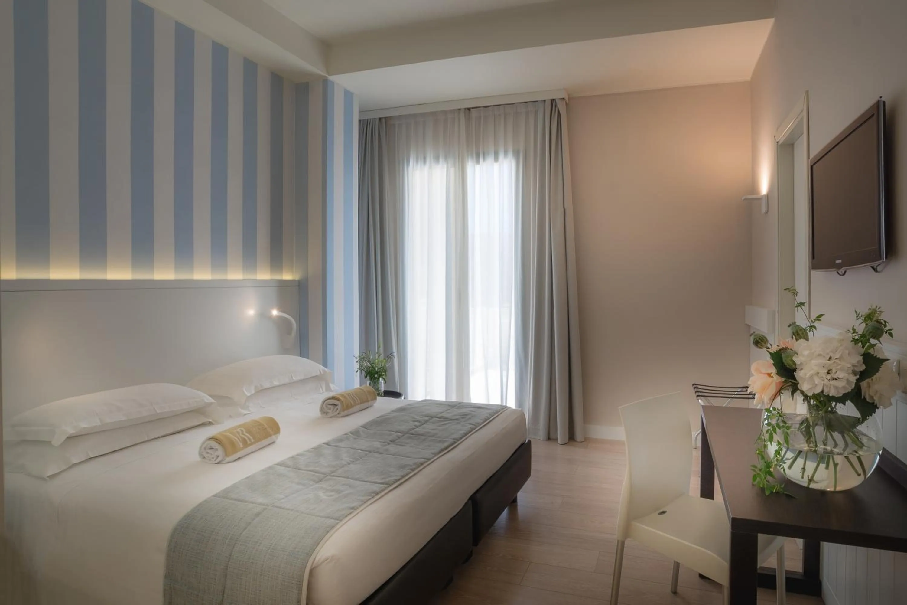 Superior Room with Sea Side View in Hotel Villa Rosa Riviera