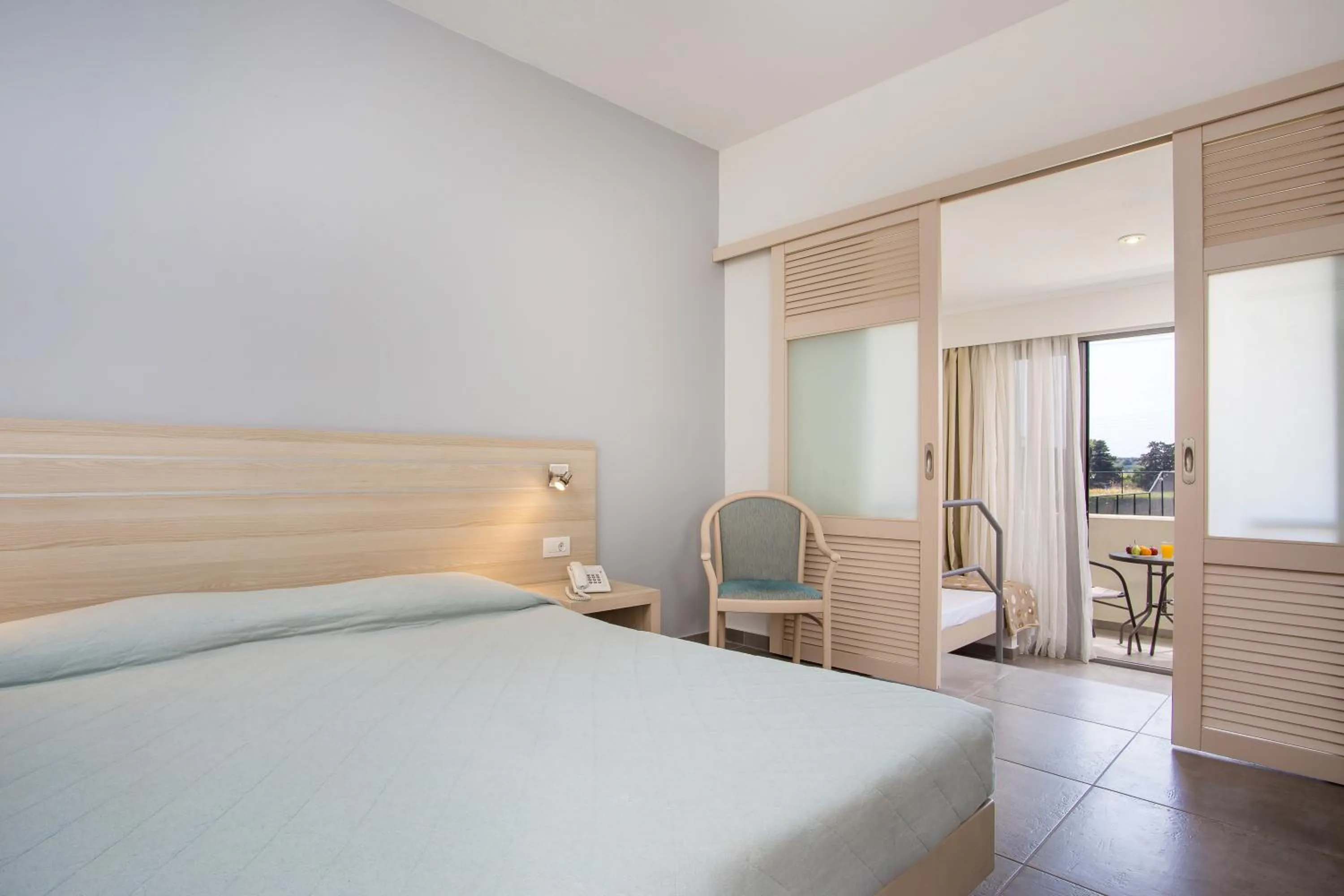 Family Room in Hotel Niriides Beach