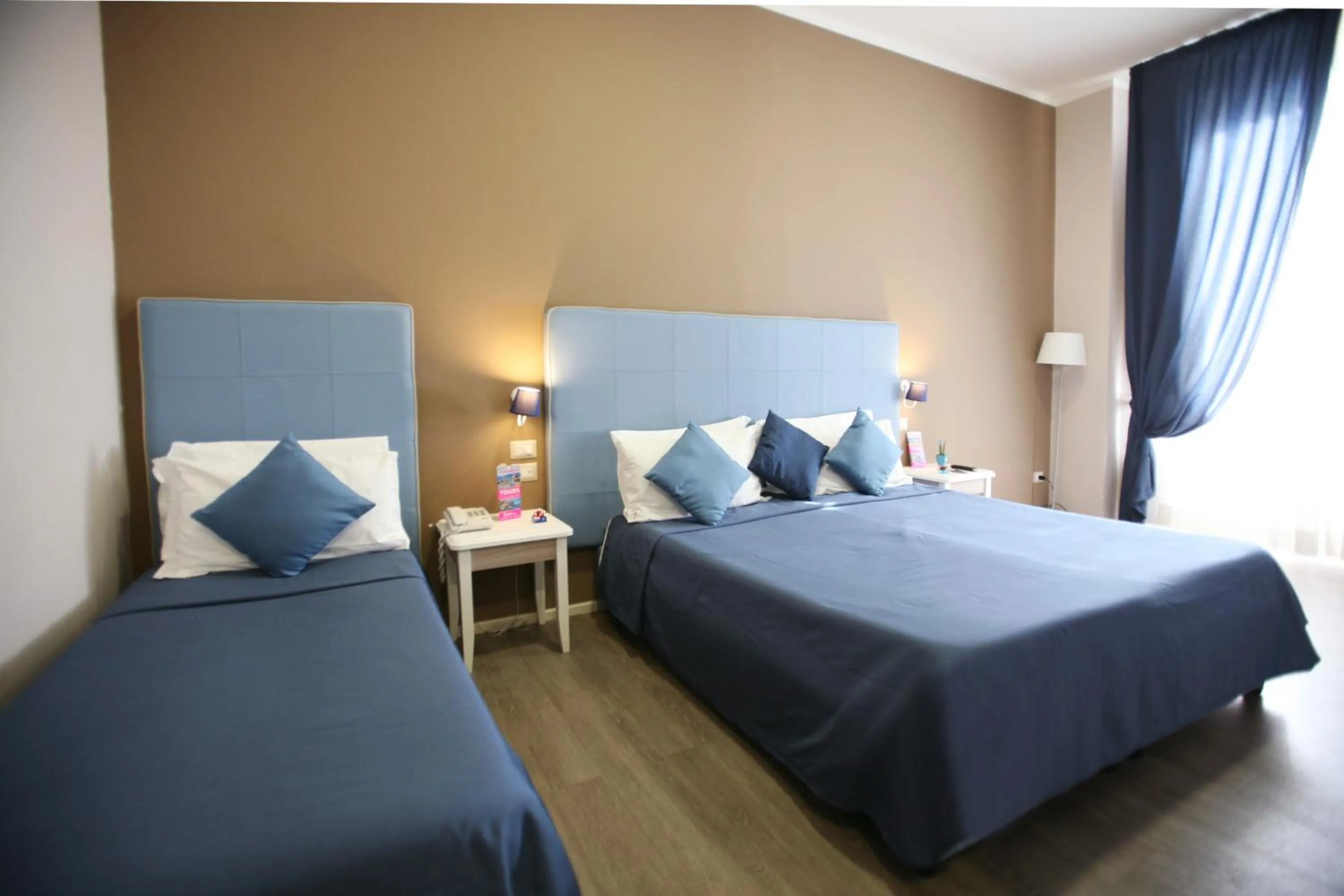 Triple Room in Hotel Magenta