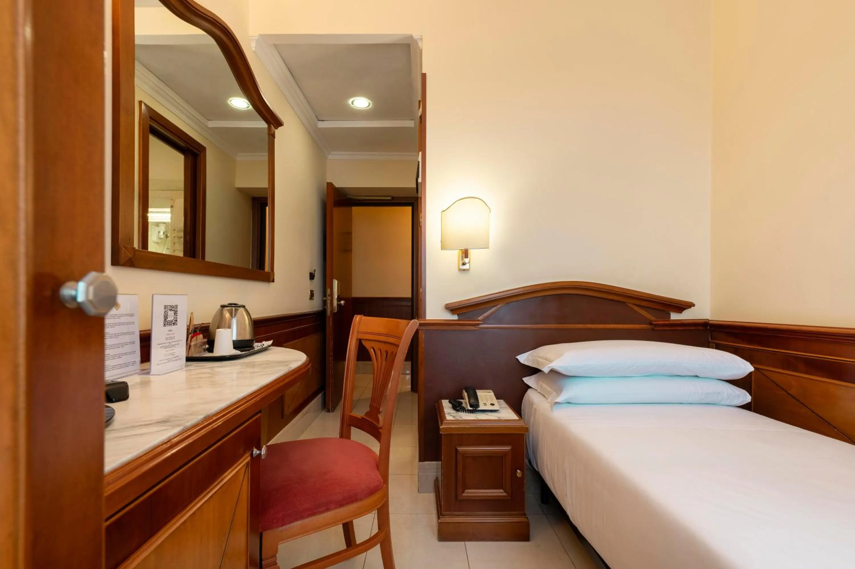 Single Room in Hotel Hiberia