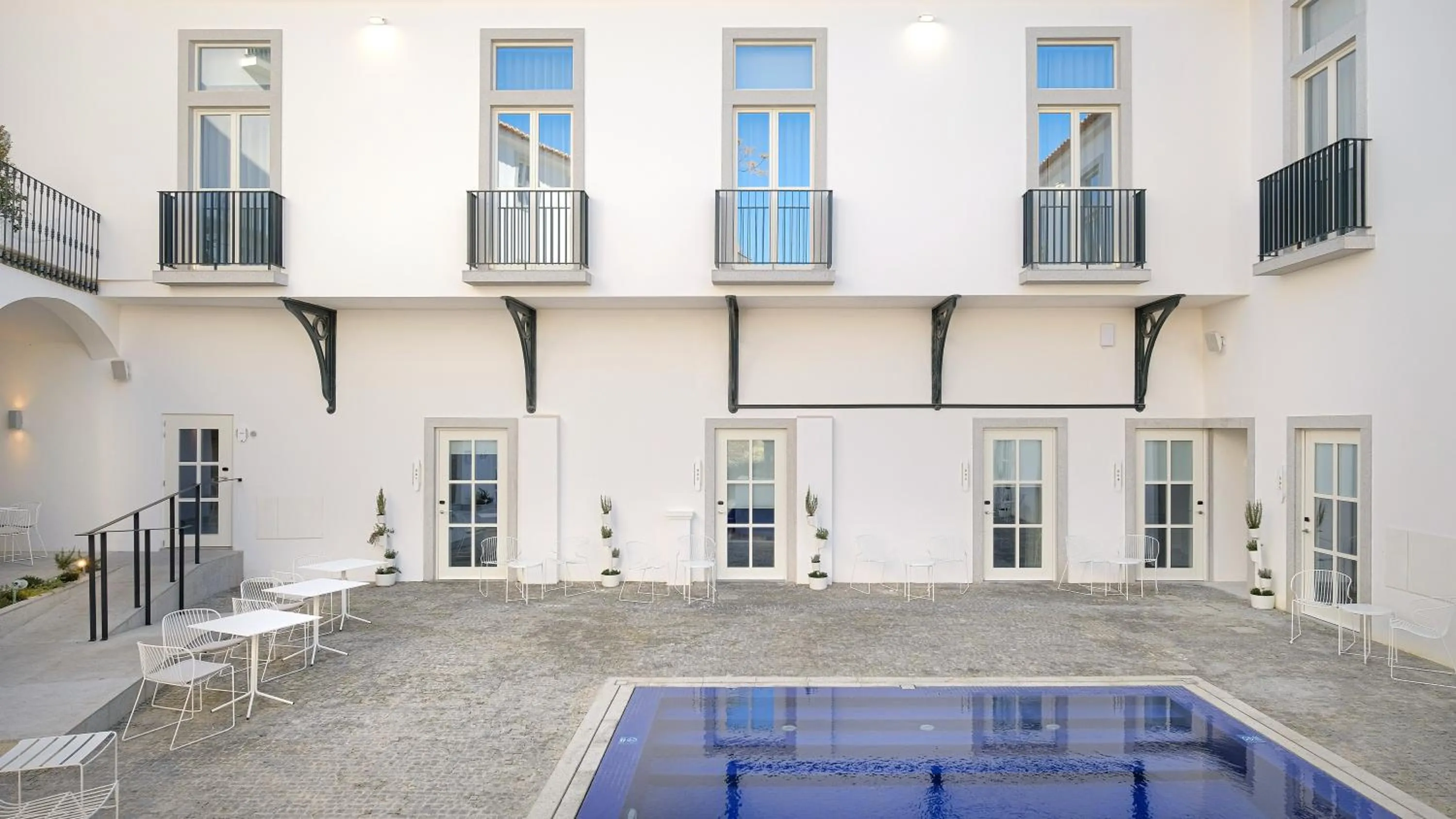 Standard Twin Room - single occupancy in MouraSuites Hotel