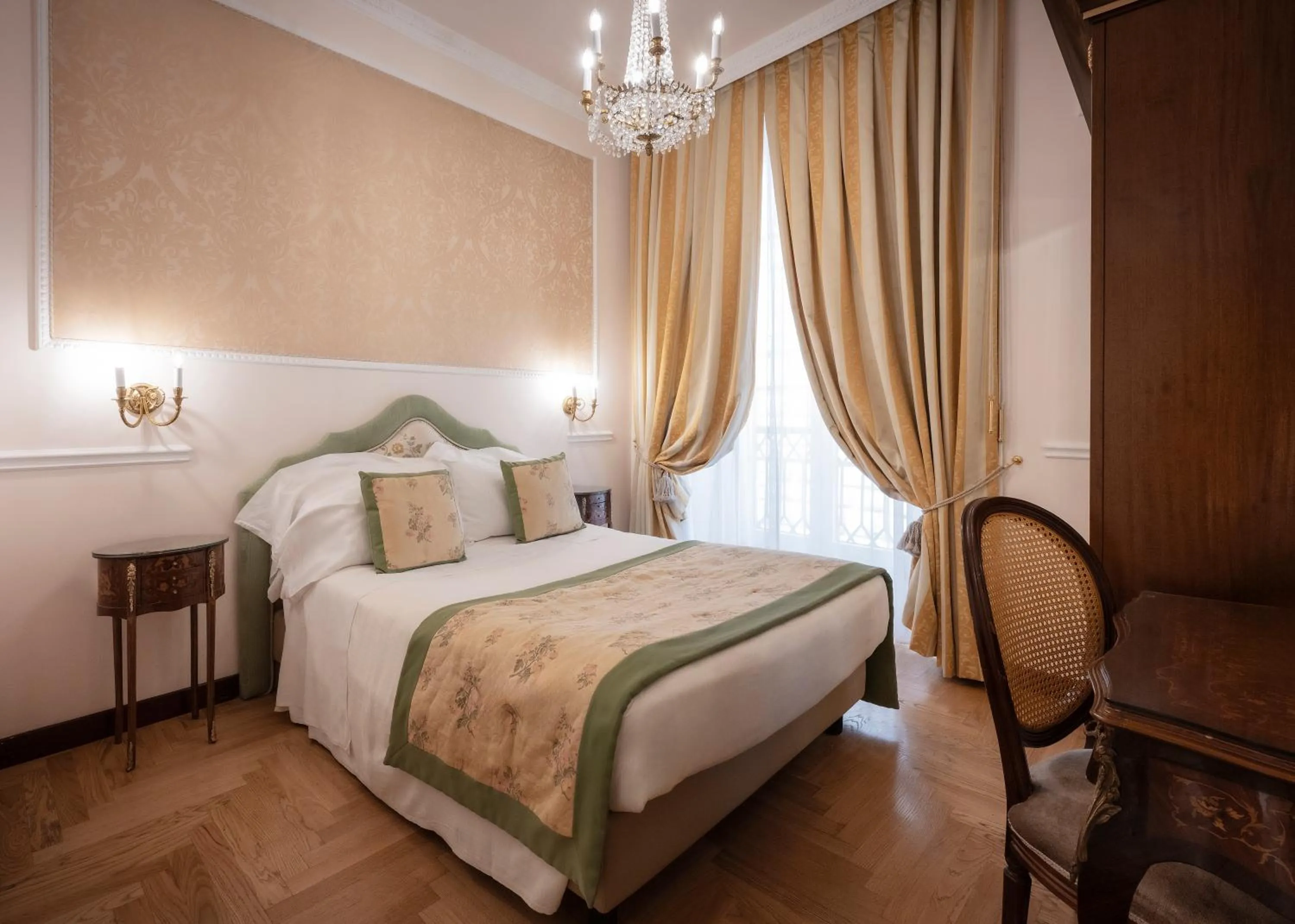 Single Room in Hotel Bernini Palace