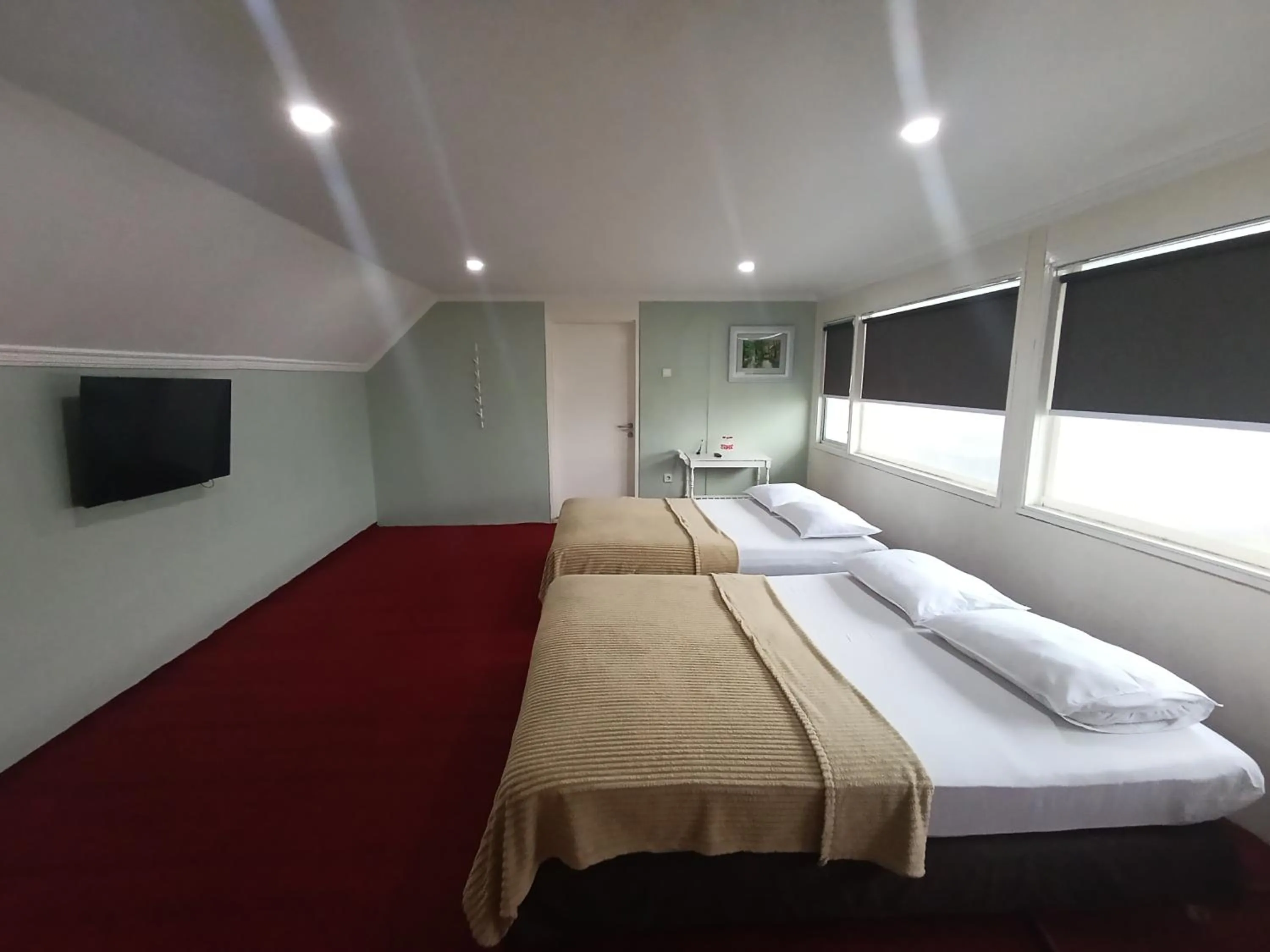 Triple Room in Mamifokobo Guest House