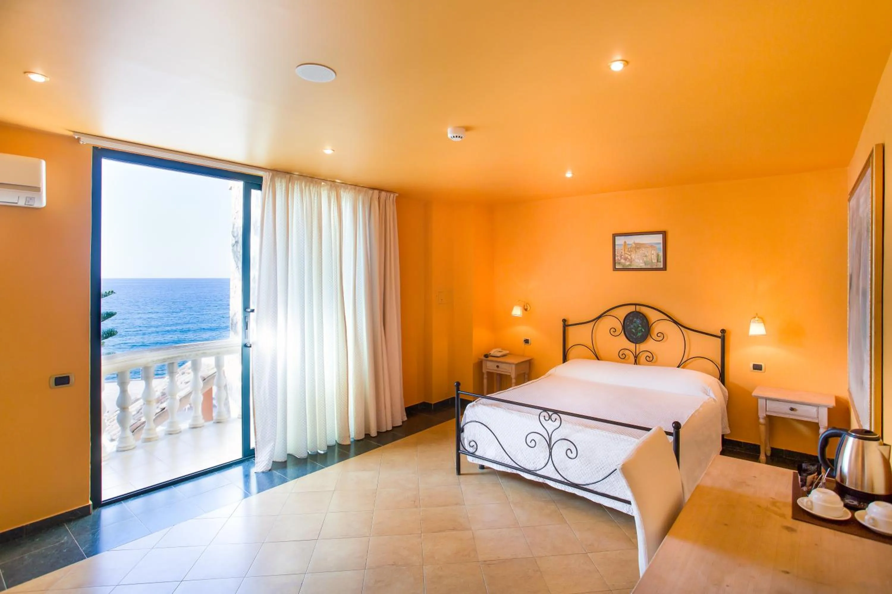 Suite with Pool View in Hotel La Playa Blanca