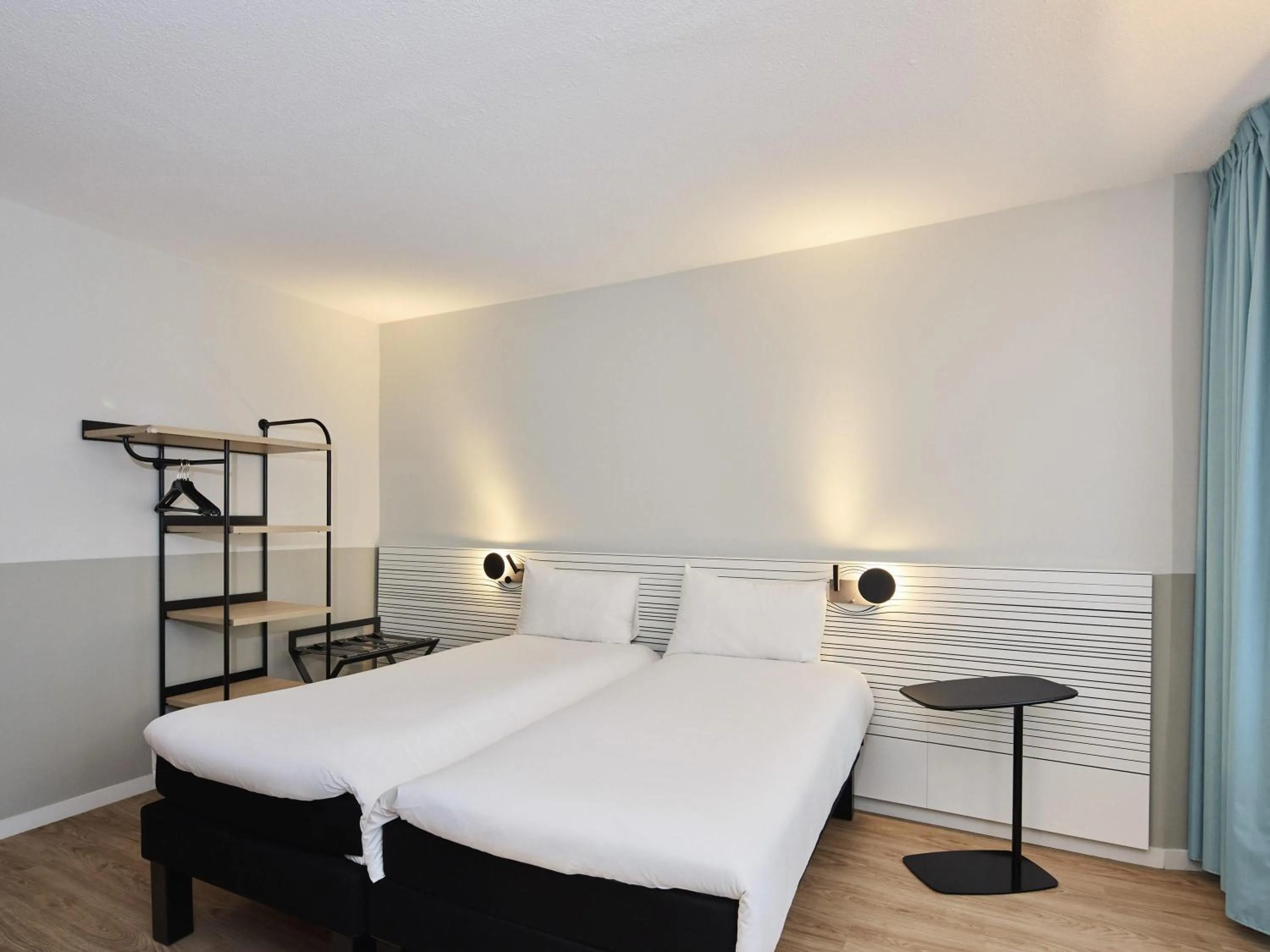 Bedroom, Bed in ibis Styles Paris Poissy