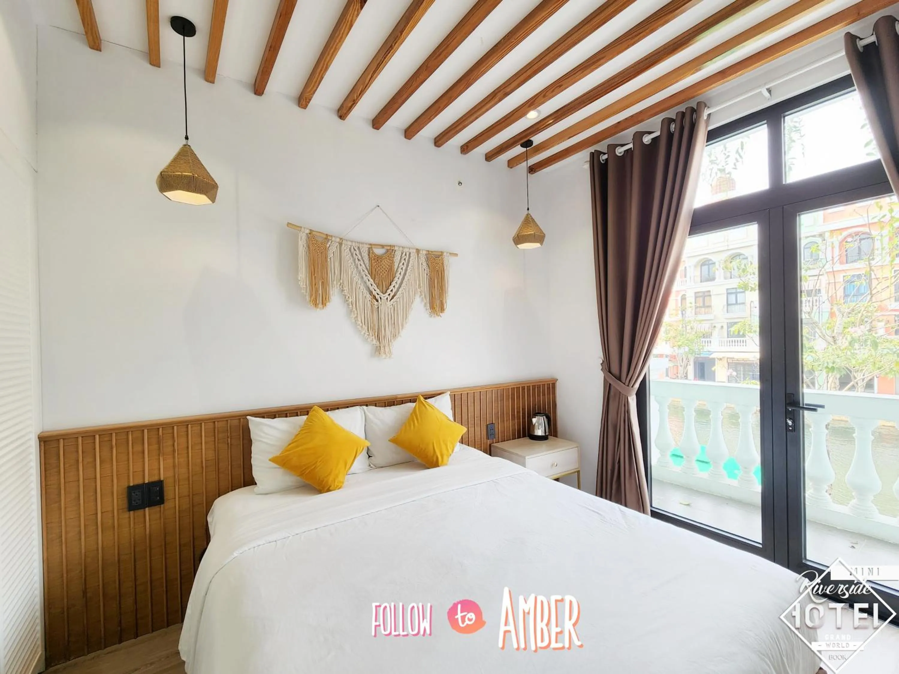 Double Room with Balcony in Riverside Mini Hotel Grand World Phu Quoc