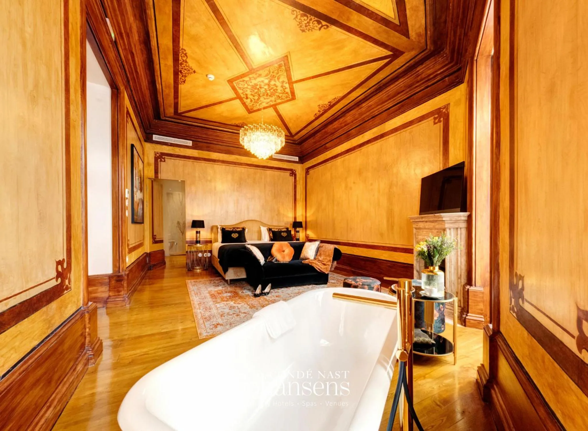 Master Suite in 1877 Estrela Palace