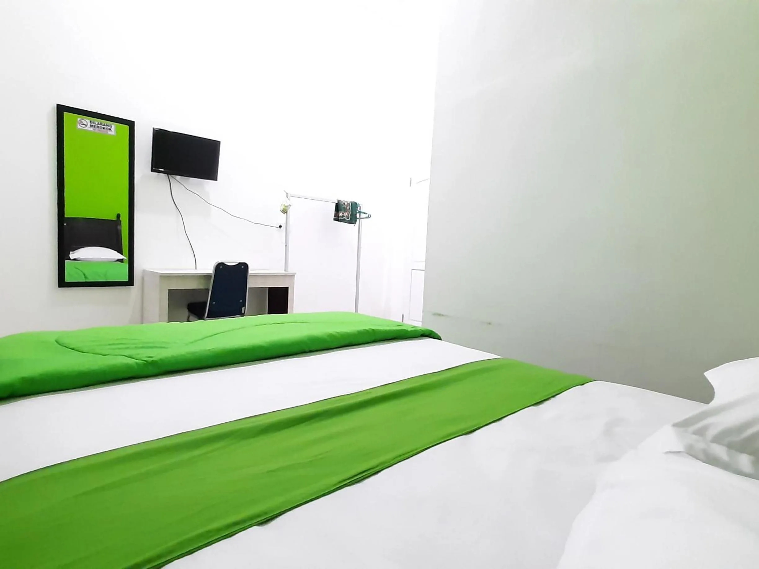 Superior Double Room in Hotel Berkah Atrama Syariah RedPartner