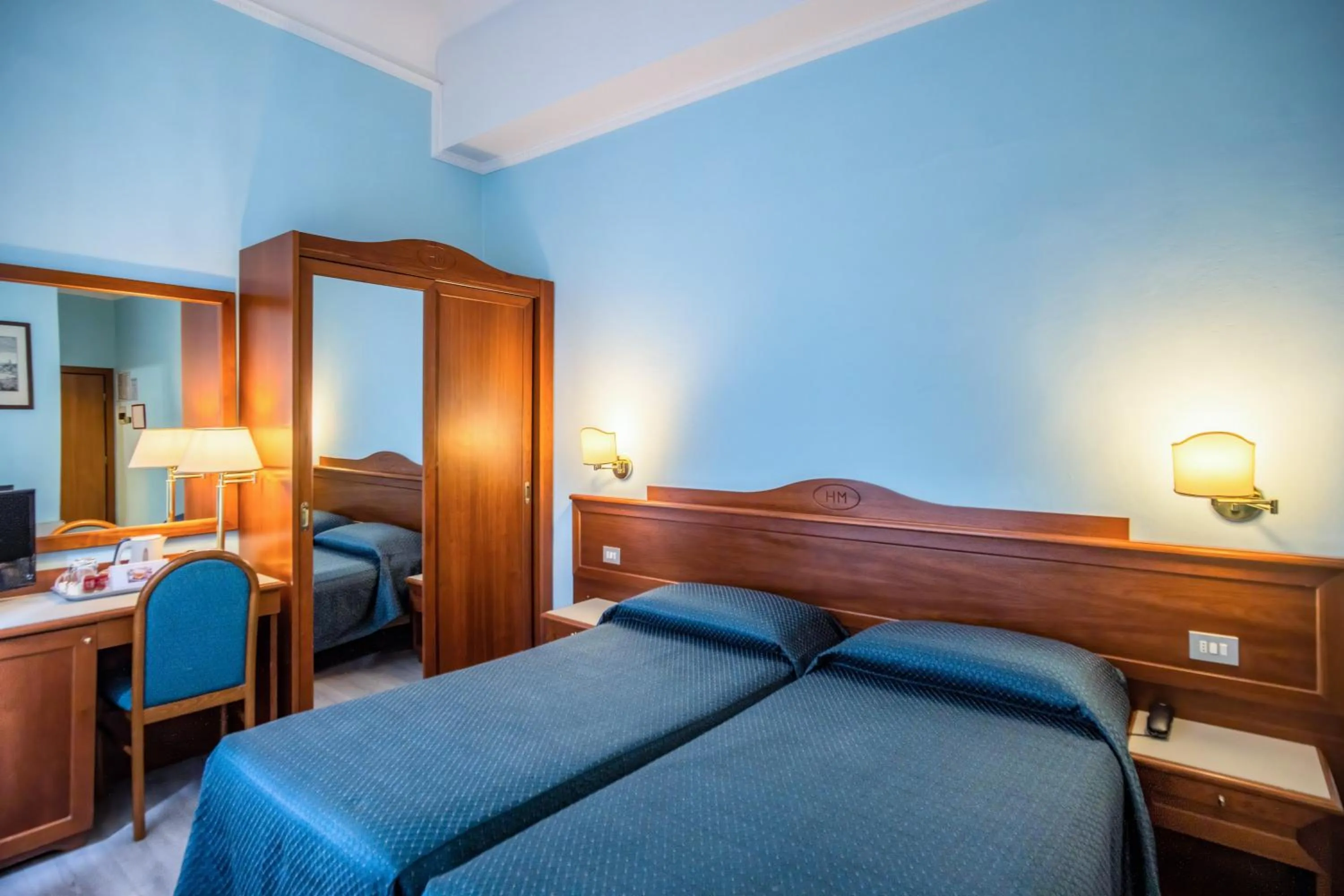 Classic Twin Room in Hotel Martelli