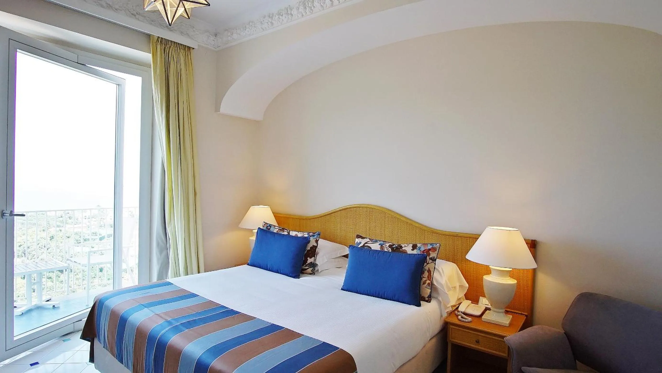Double or Twin Room with Balcony and Sunset Sea View in Grand Hotel Aminta