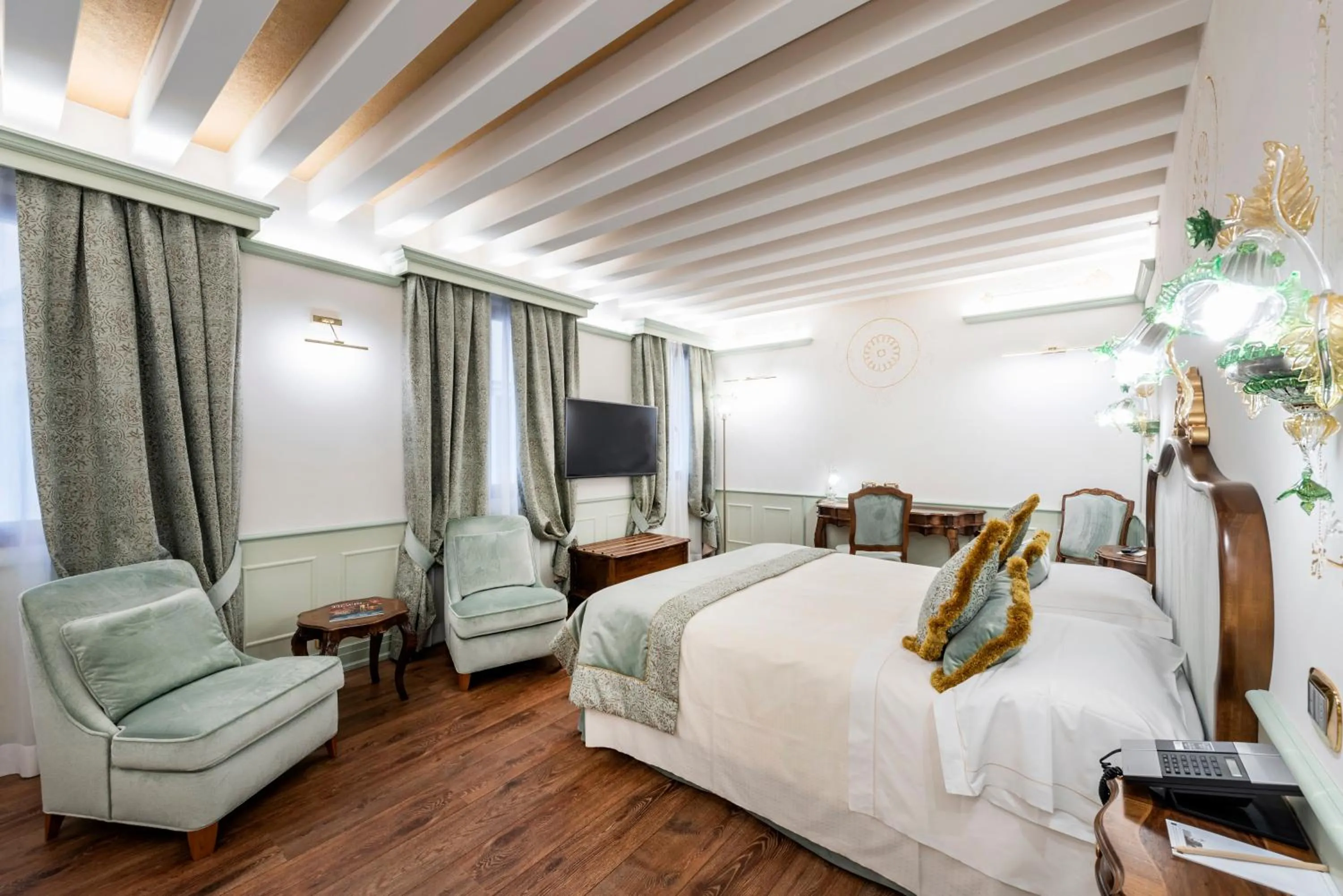 Junior Suite in Monaco & Grand Canal