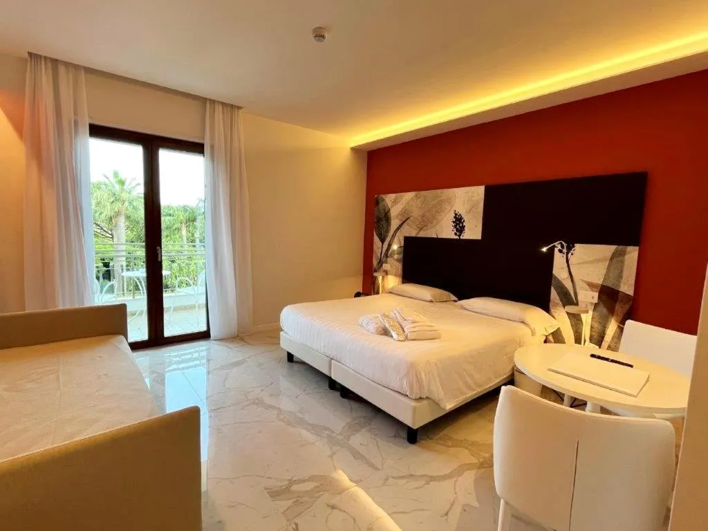 Deluxe Double or Twin Room with Pool View in Hotel Alpha