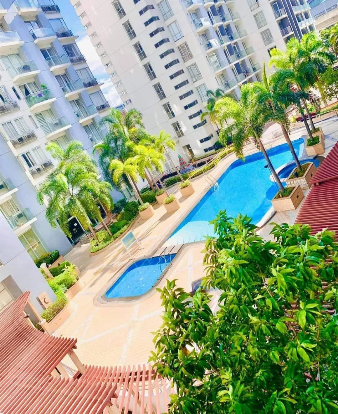 One-Bedroom Apartment in One Palm Tree Villas Condo Across NAIA Terminal 3