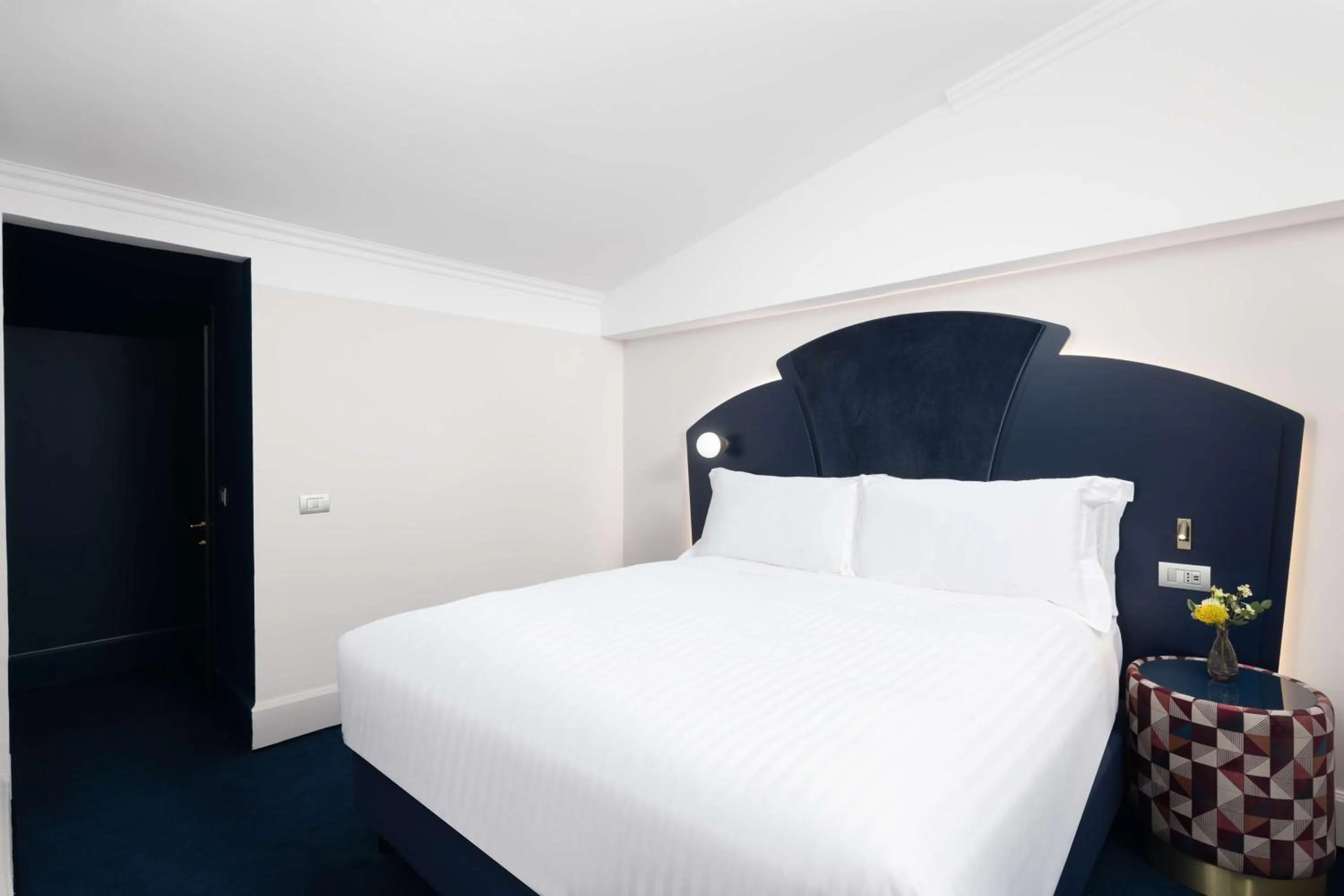 Classic Anglo Suite in Anglo American Hotel Florence, Curio Collection By Hilton