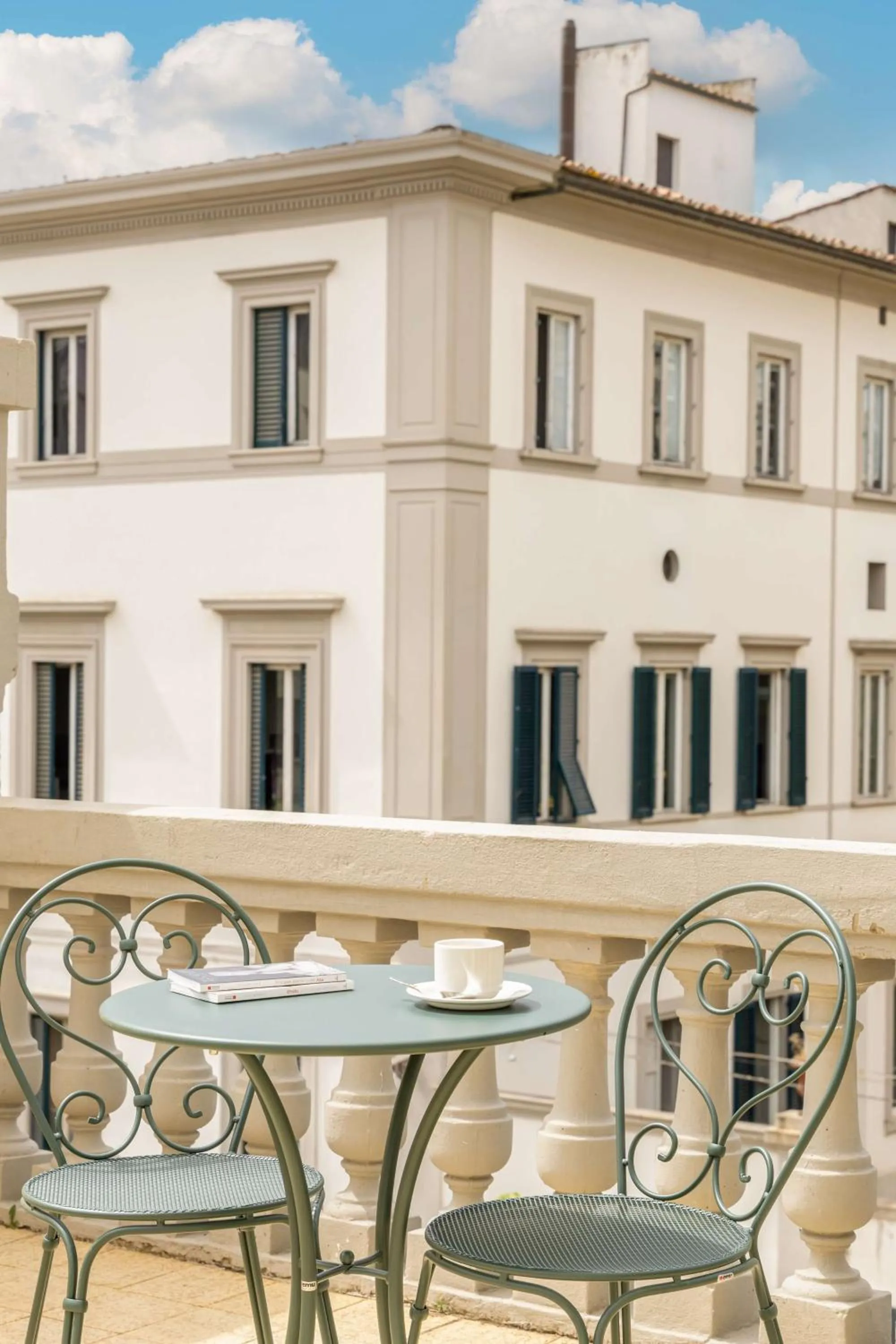 Deluxe King Room with Terrace in Anglo American Hotel Florence, Curio Collection By Hilton