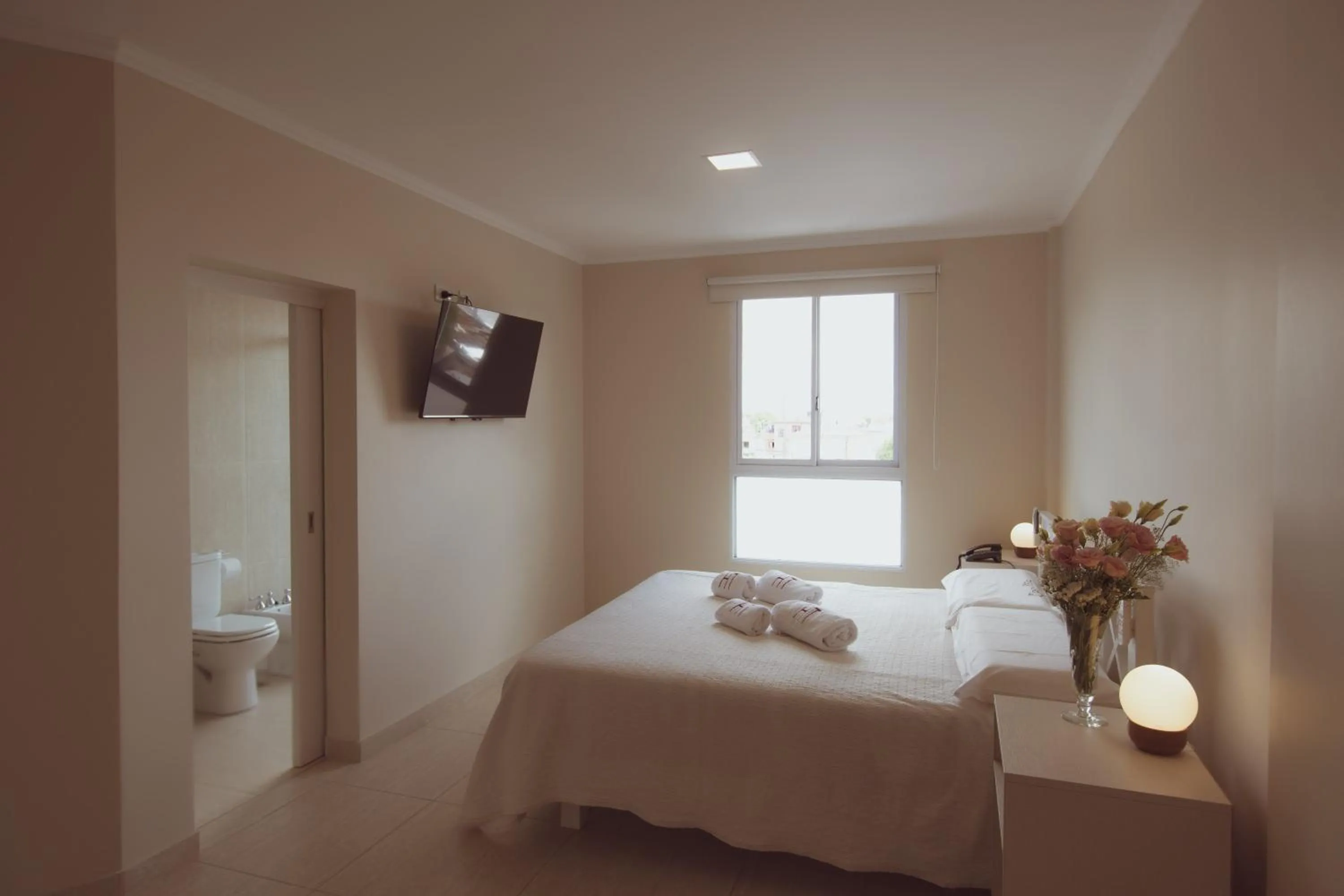 Superior King Room in Hotel Tonight