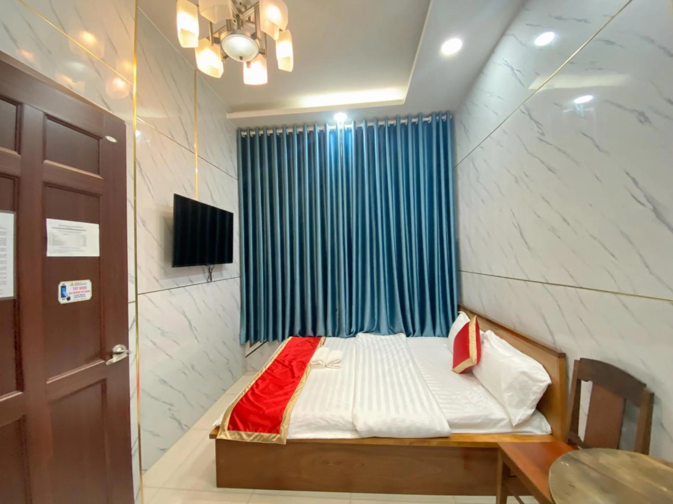 Standard Queen Room in Lucky hotel