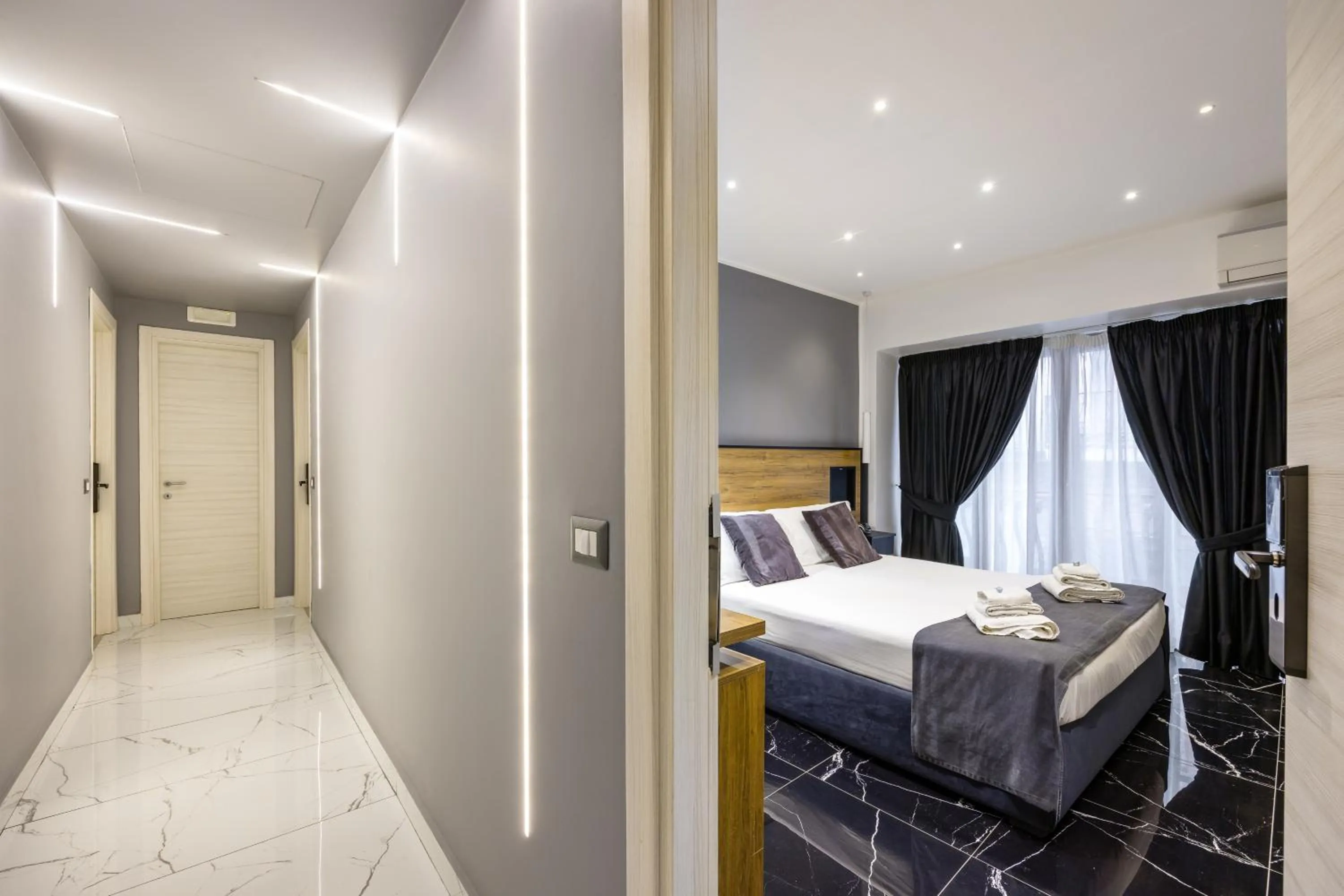 Superior Double Room in Hotel Bella Napoli