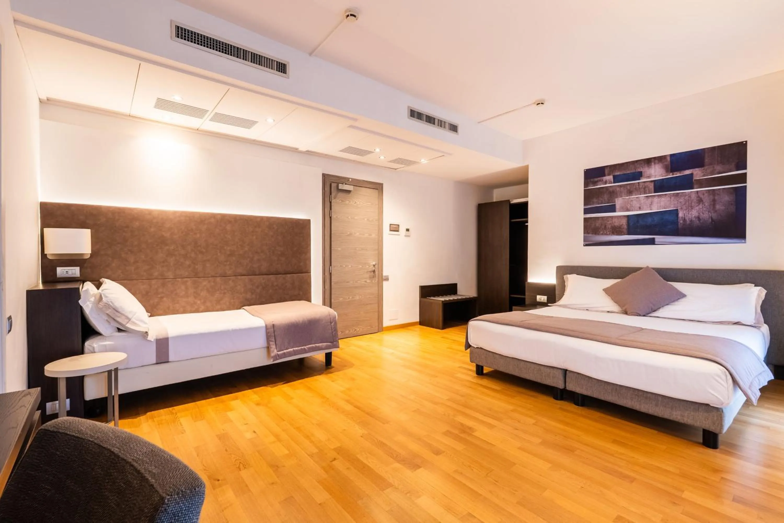 Superior Triple Room in Hotel Como