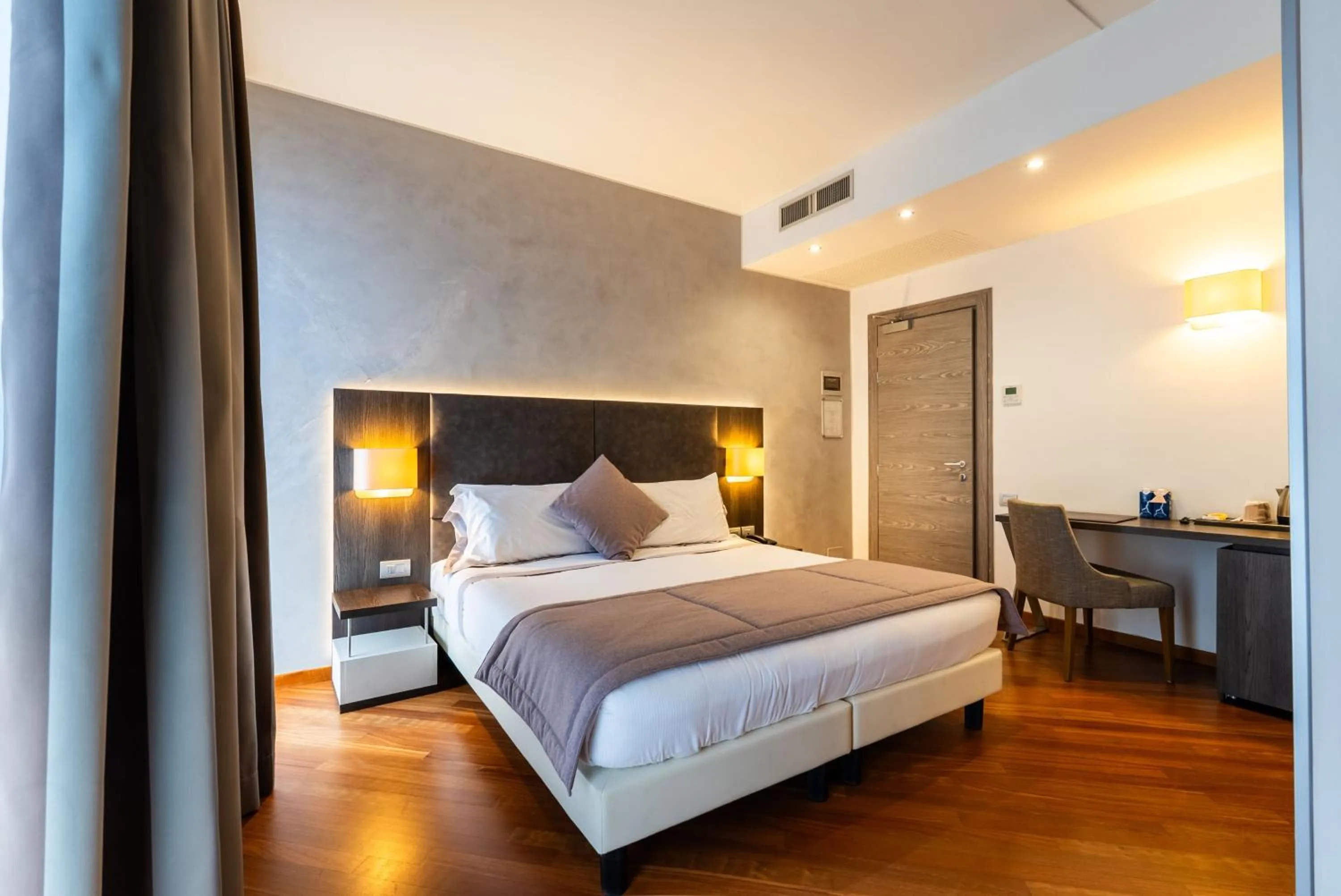 Superior Double or Twin Room - single occupancy in Hotel Como