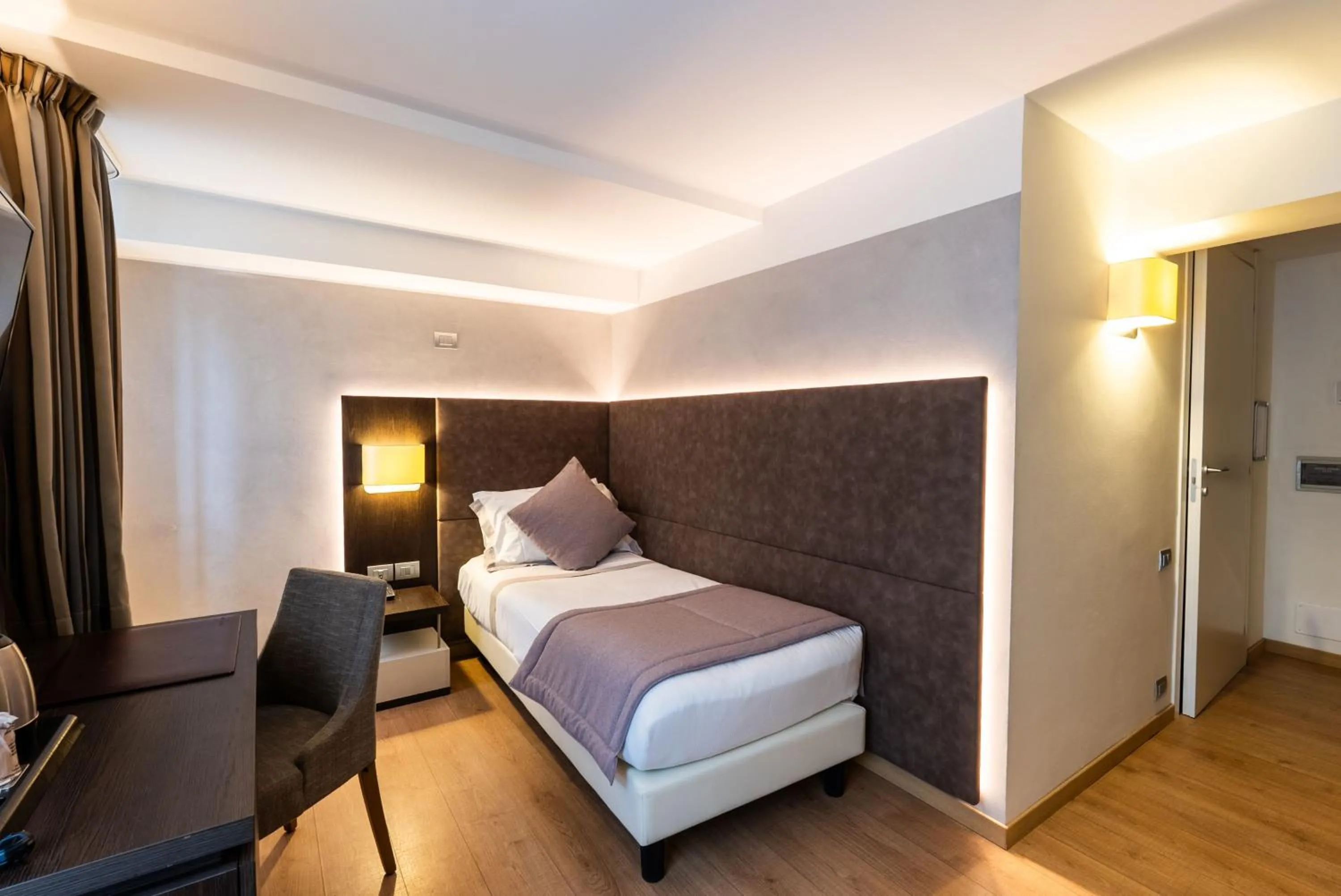 Bed in Hotel Como