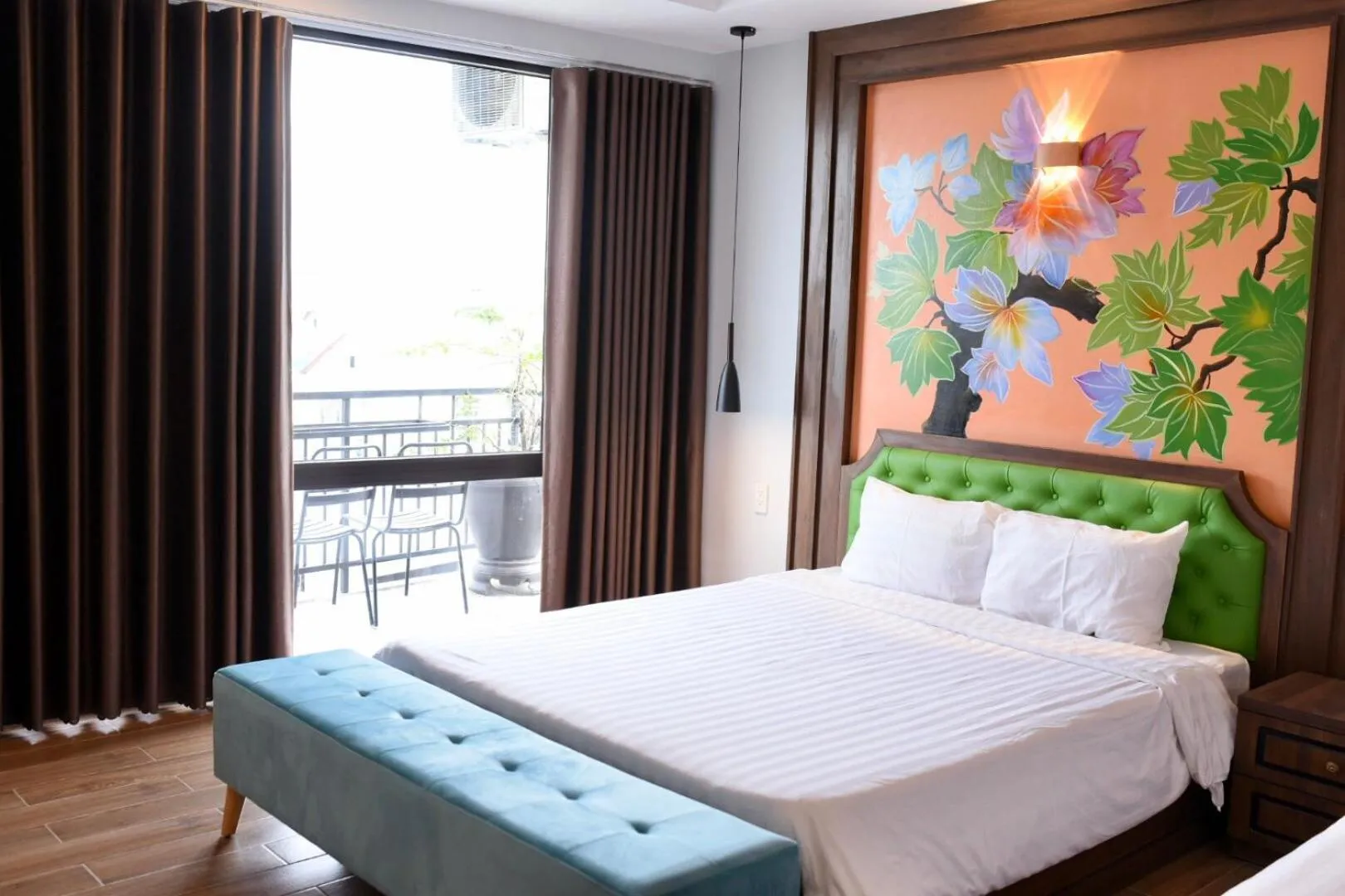 Deluxe Double or Twin Room with Balcony in Jade Scene Hotel