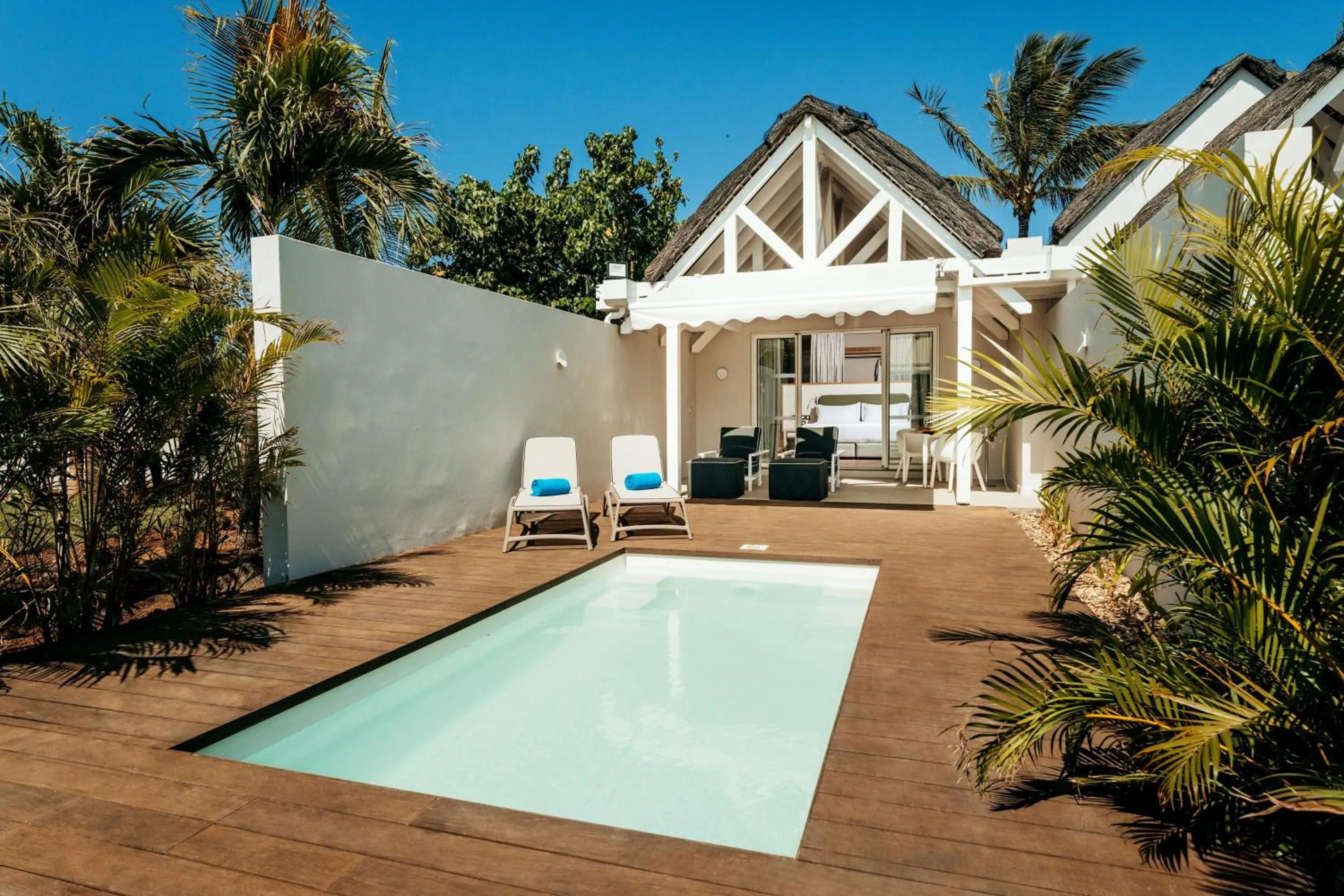 Junior Suite in Radisson Blu Azuri Resort & Spa