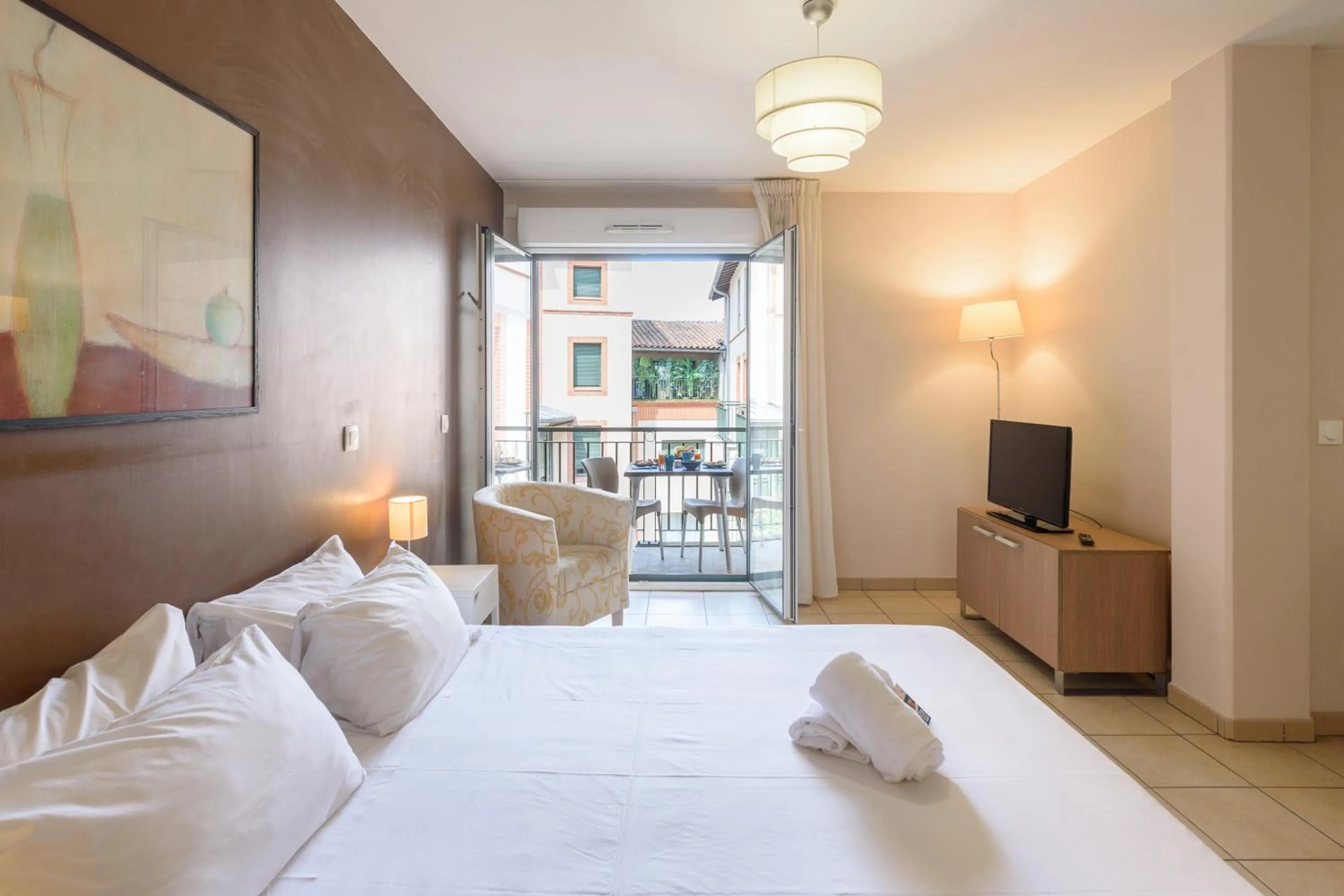 Studio with Terrace in Residhotel Toulouse Centre