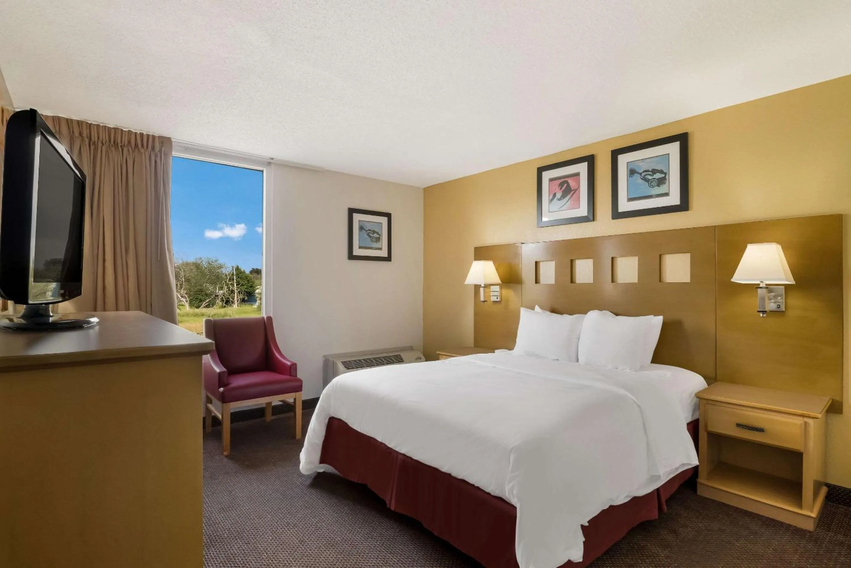 Queen Room - Non Smoking in Quality Inn