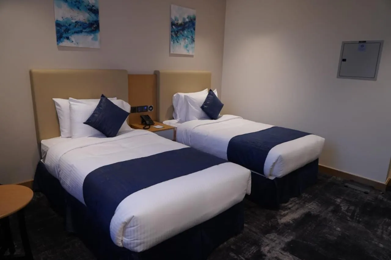 Deluxe Twin Room in AL HAYAT HOTEL