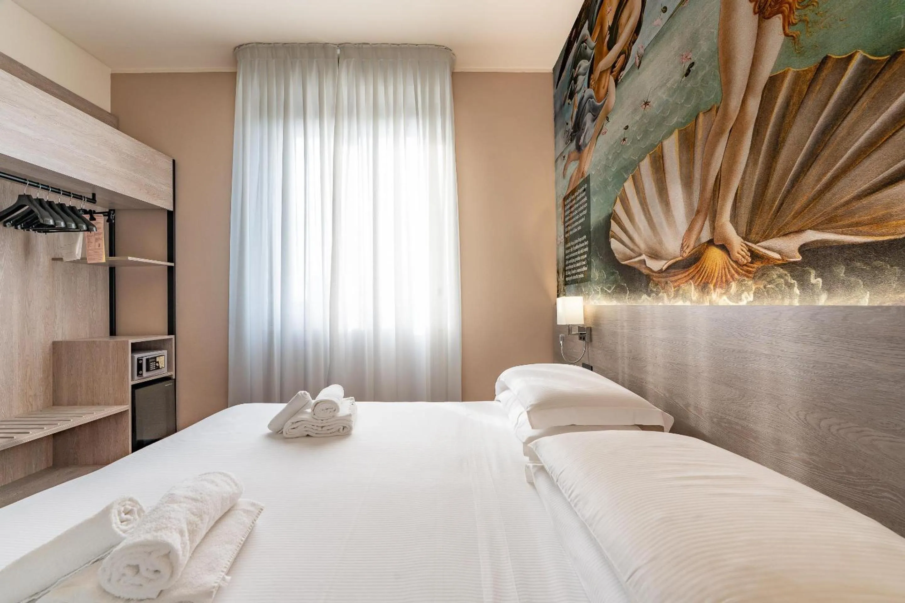 Comfort Queen Room in Jet Hotel, Sure Hotel Collection by Best Western