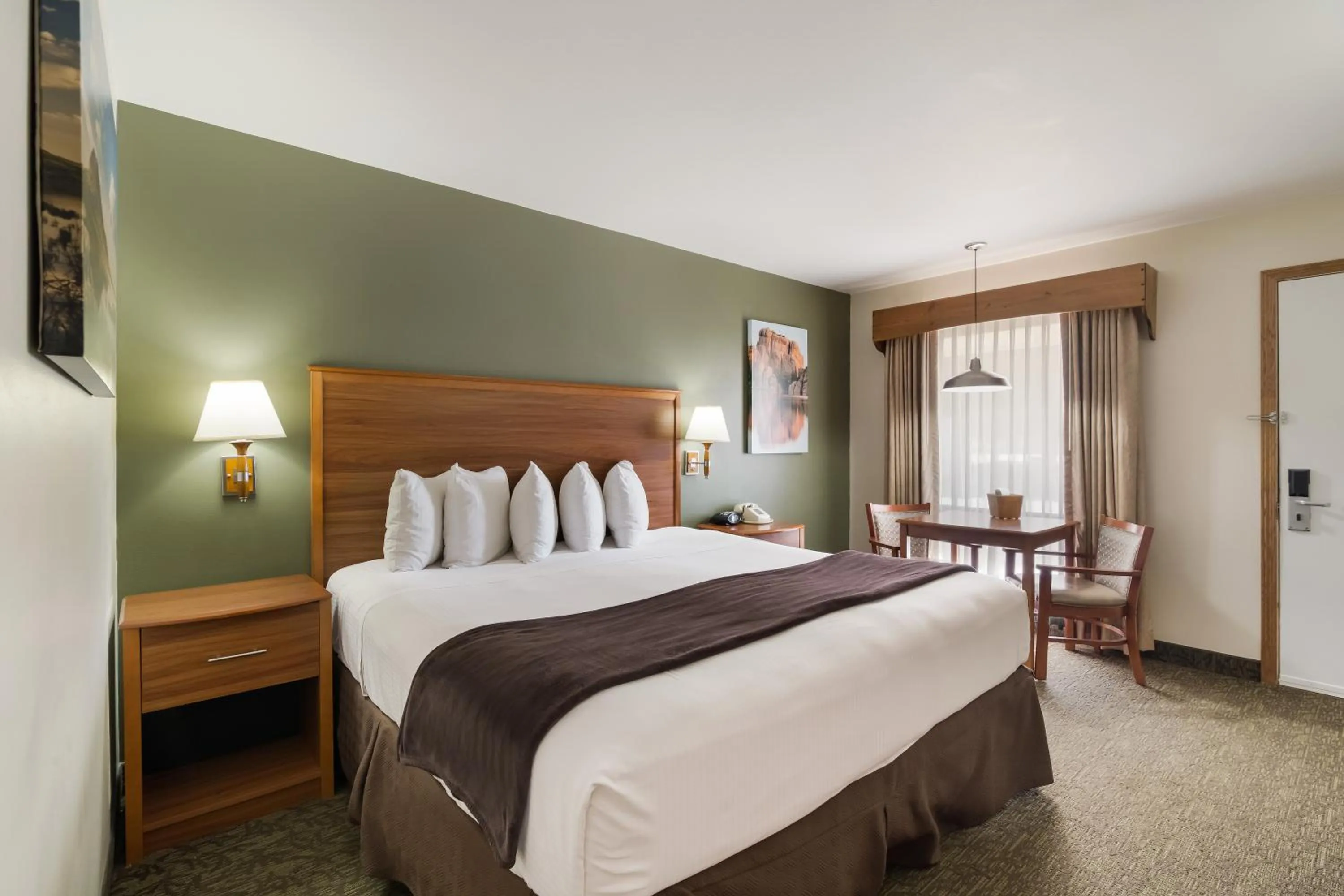 King Room - Non Smoking in Best Western Graham's