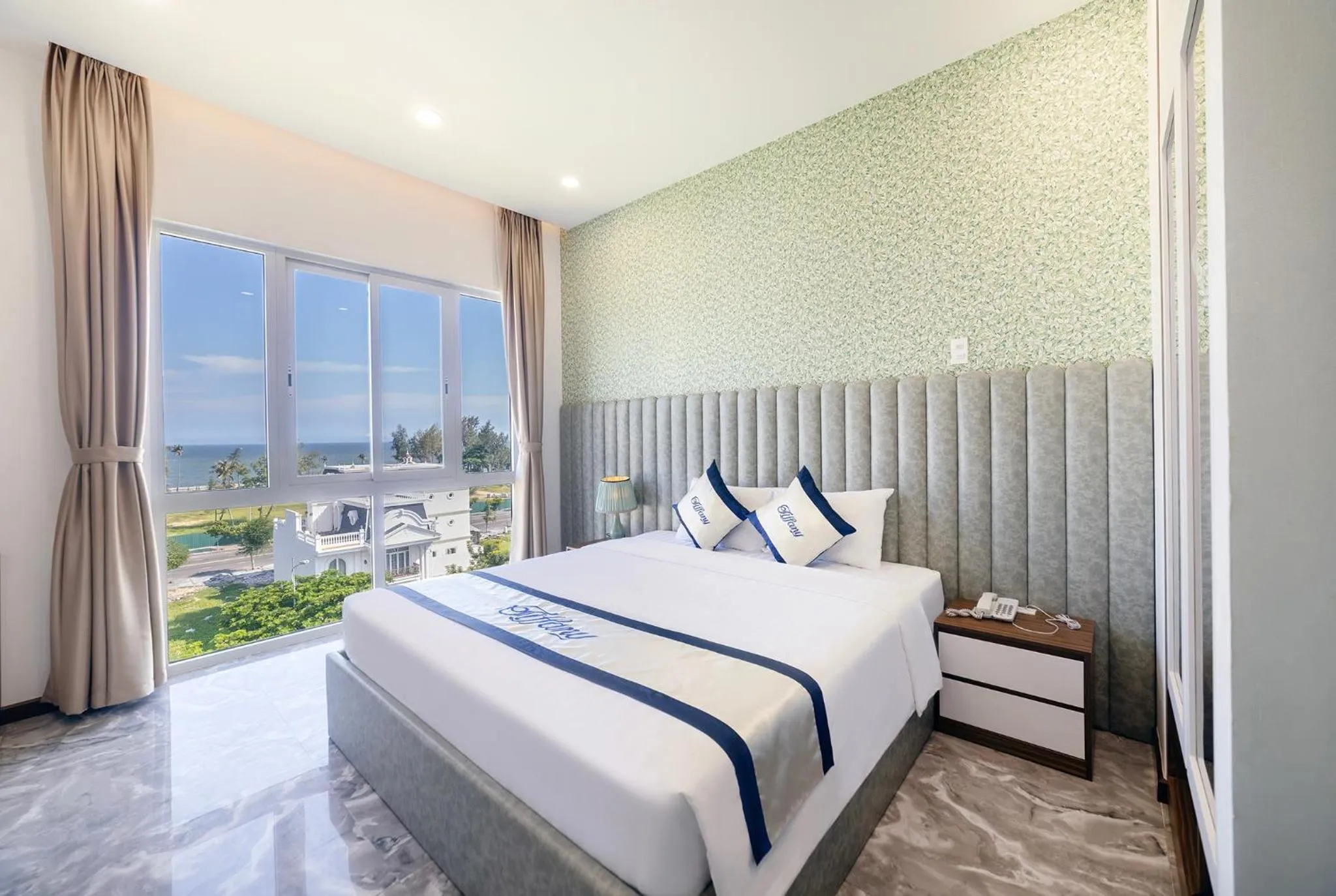 Deluxe Double Room with Sea View in Tiffany Hotel & Restaurant