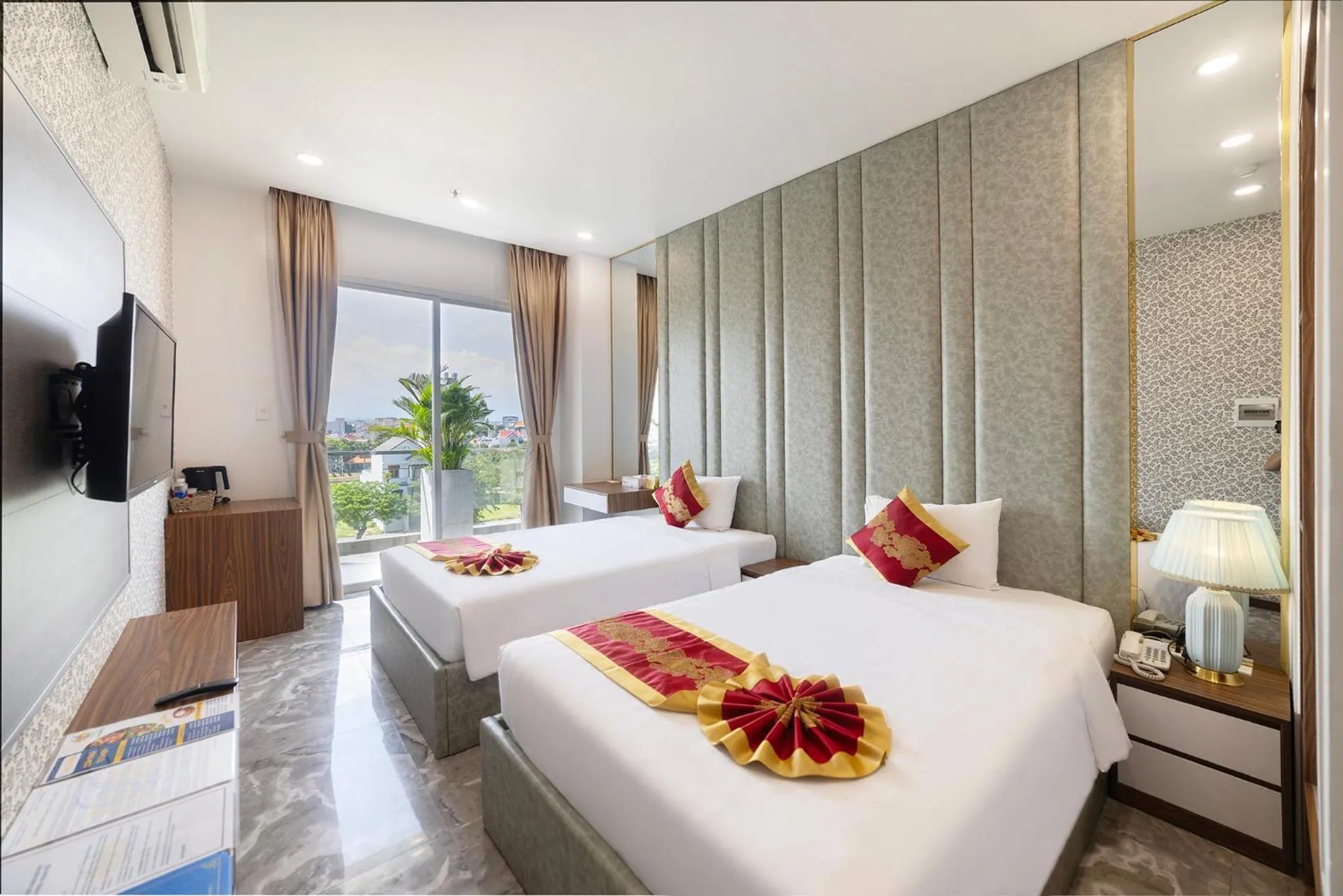 Twin Room with Balcony in Tiffany Hotel & Restaurant