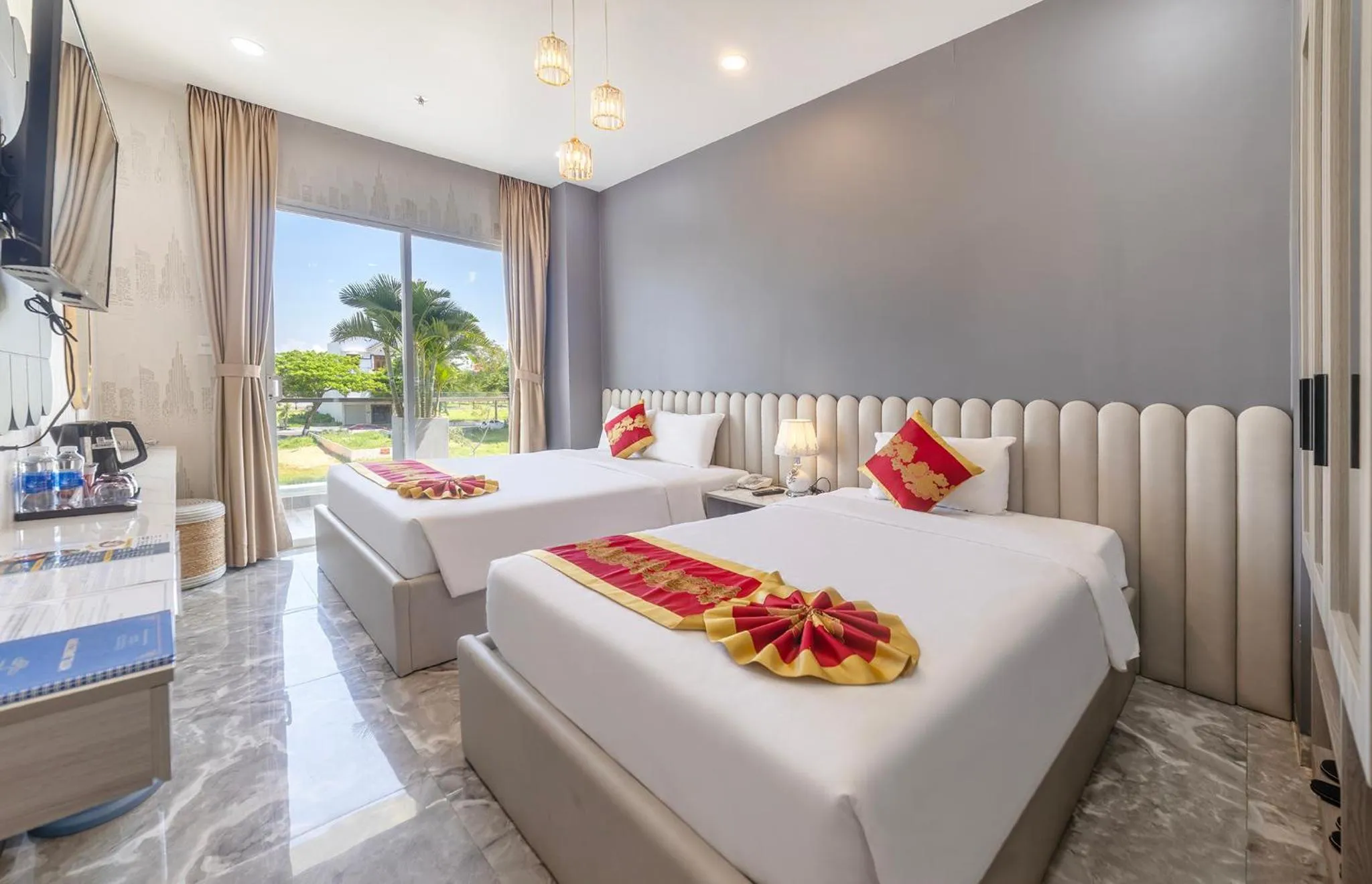 Deluxe Triple Room in Tiffany Hotel & Restaurant