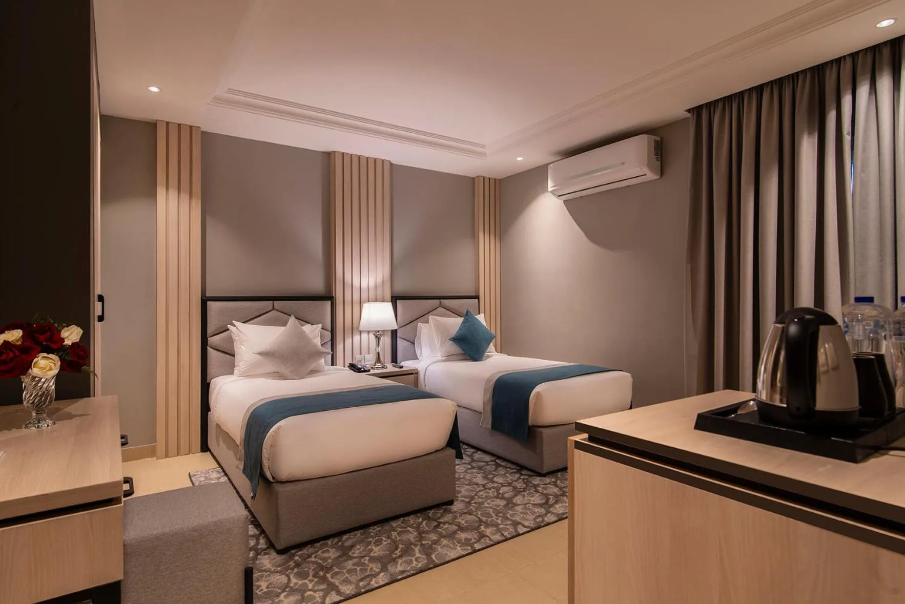 Superior King Room in Enala Hotel Apartments- Tabuk