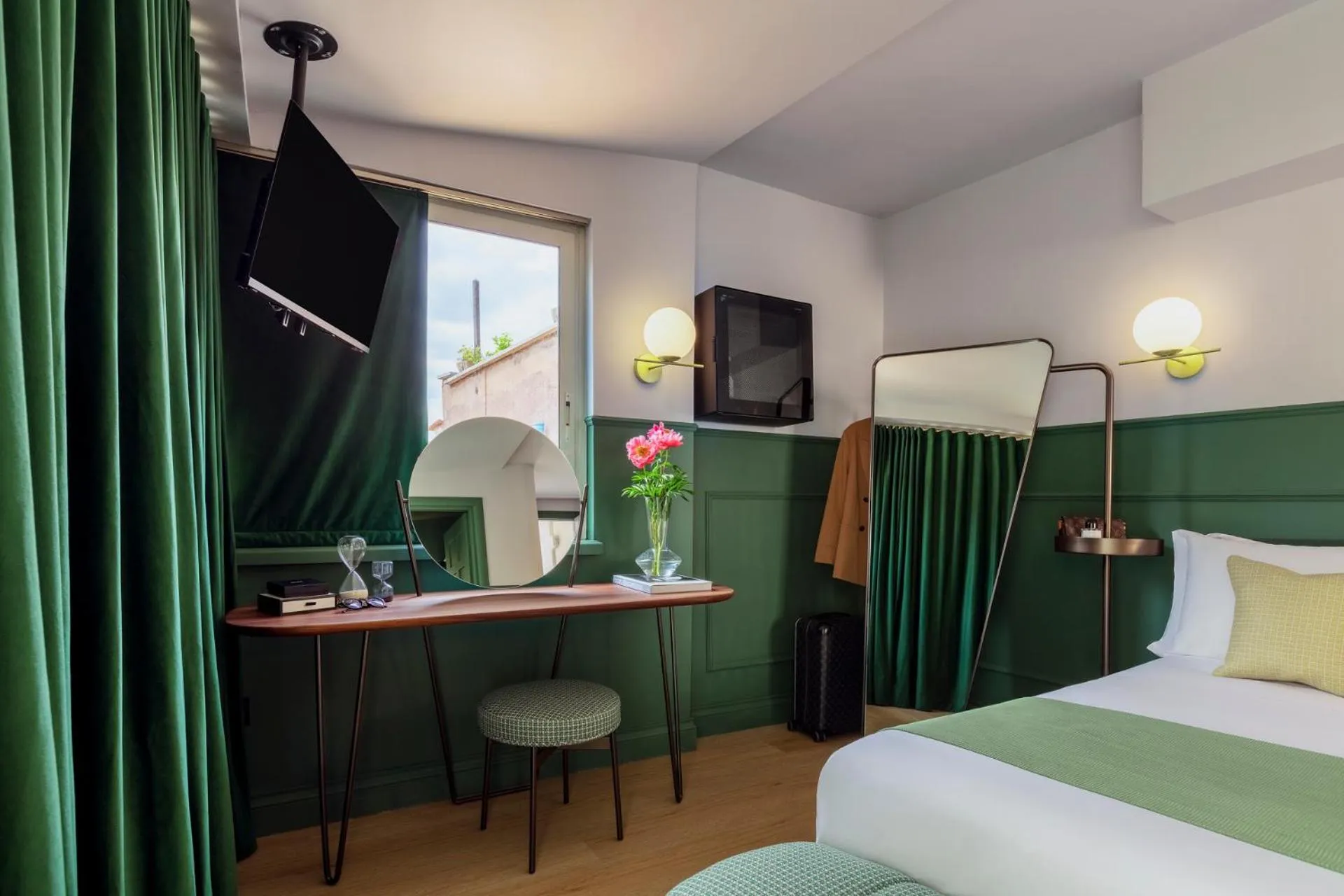 Deluxe Double Room with Balcony - Separate Building in Hotel Concordia