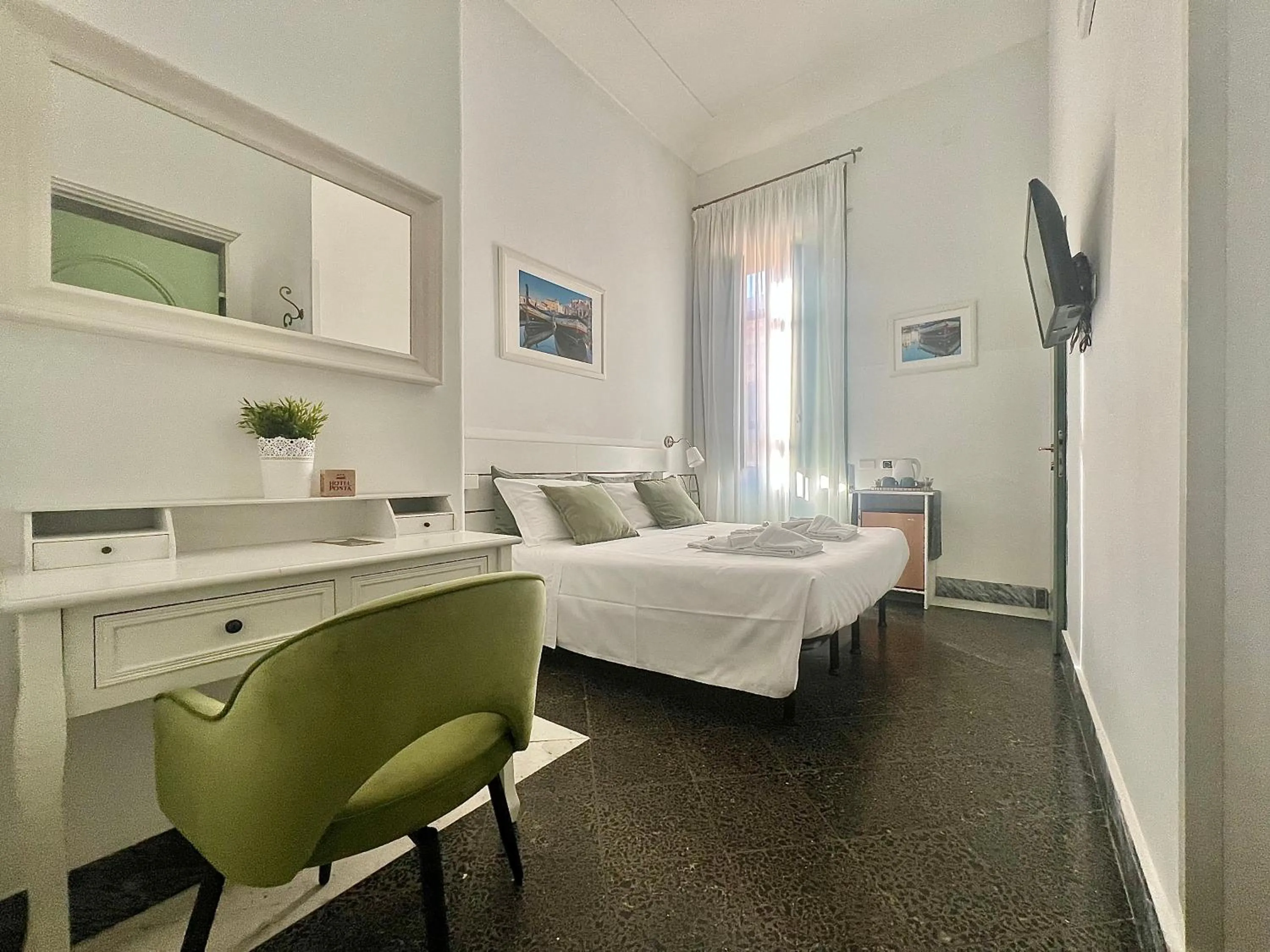 Double or Twin Room with Balcony in Hotel Posta